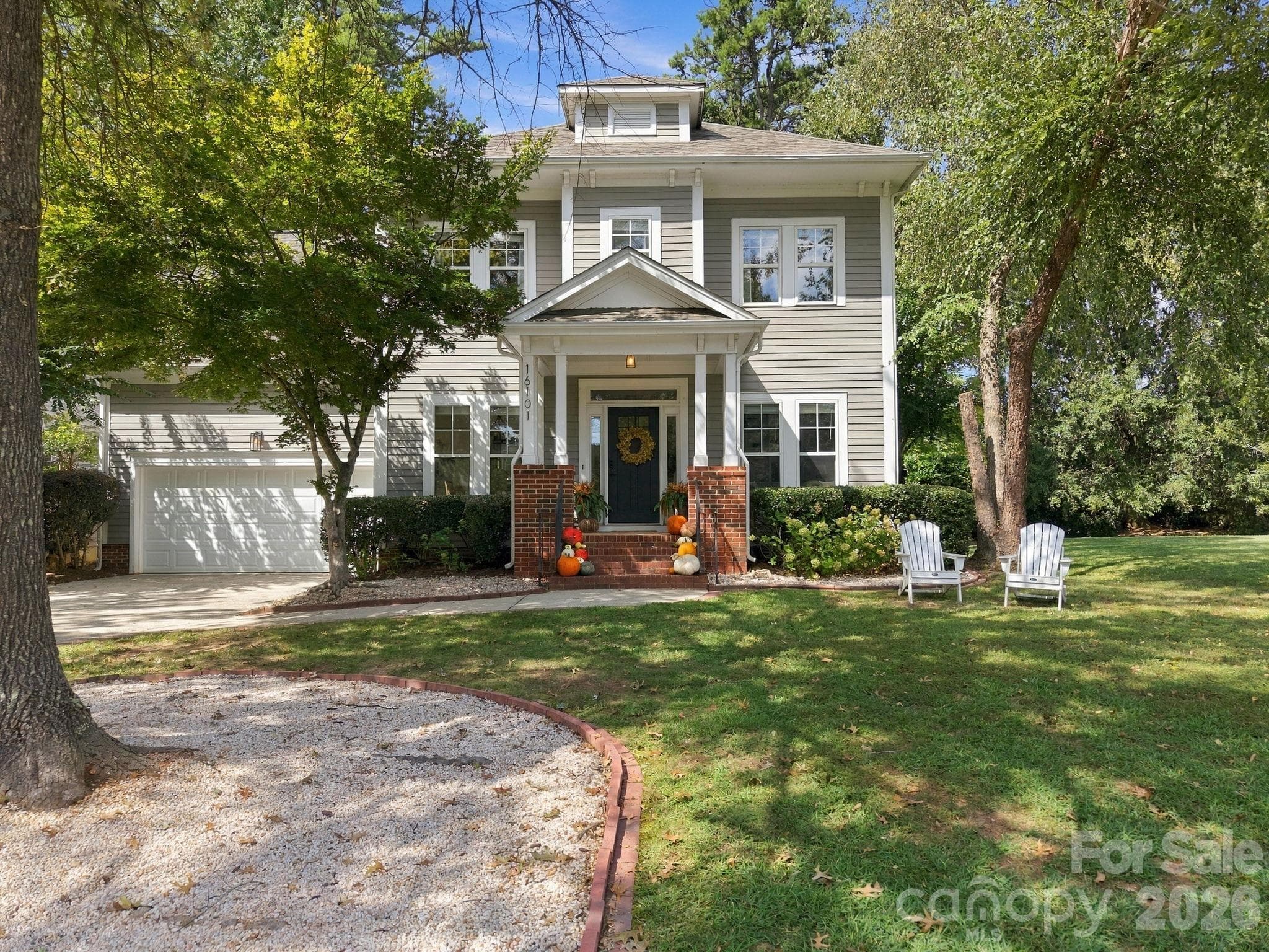 Single Family Residence at 16101 Kelly Park Circle, Huntersville, photo 2 of 46