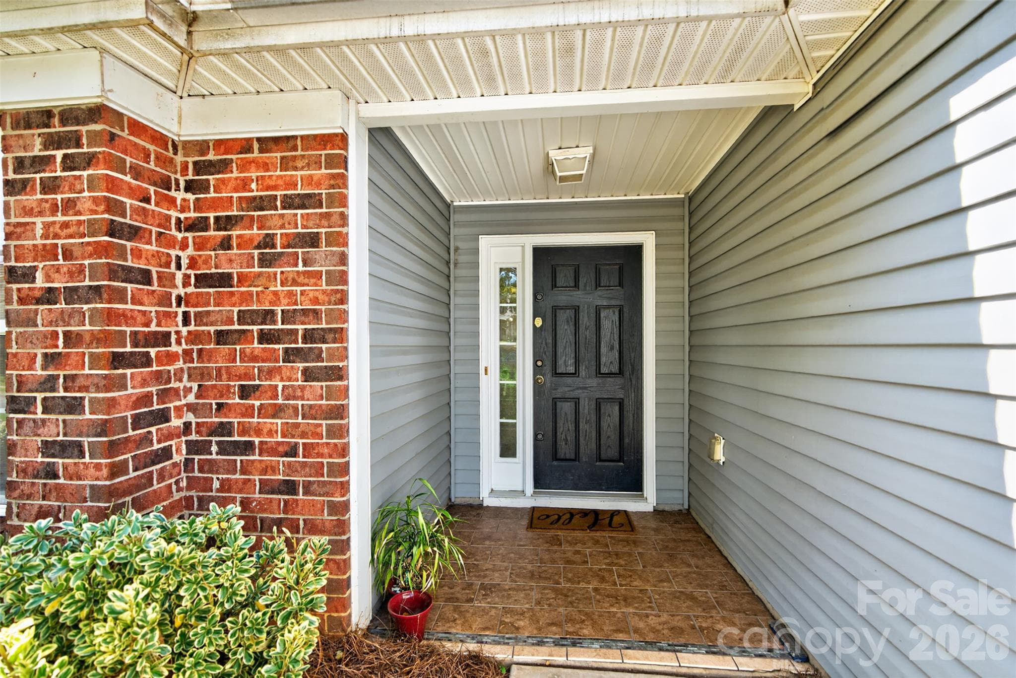 Single Family Residence at 5327 Fernhill Drive, Charlotte, photo 3 of 20