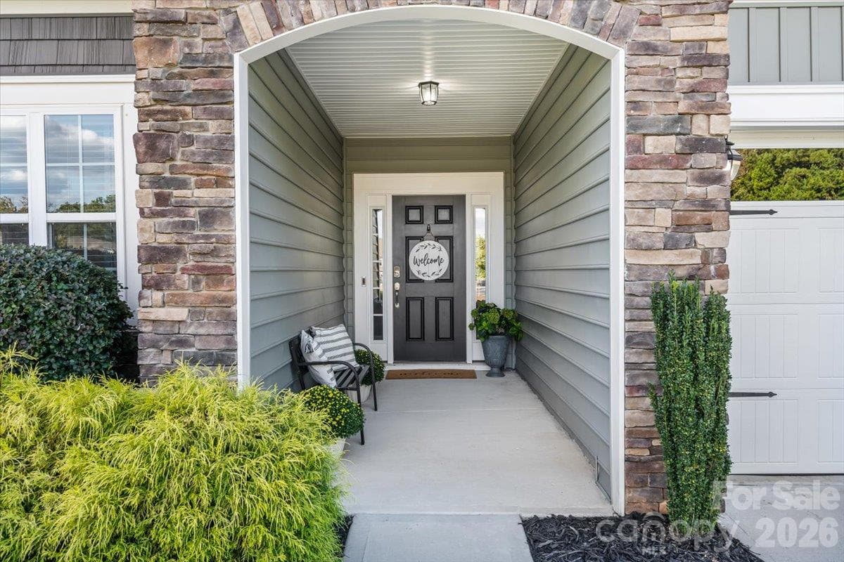 Welcoming covered and wide entry way - 2003 Harvest Time Lane, Waxhaw