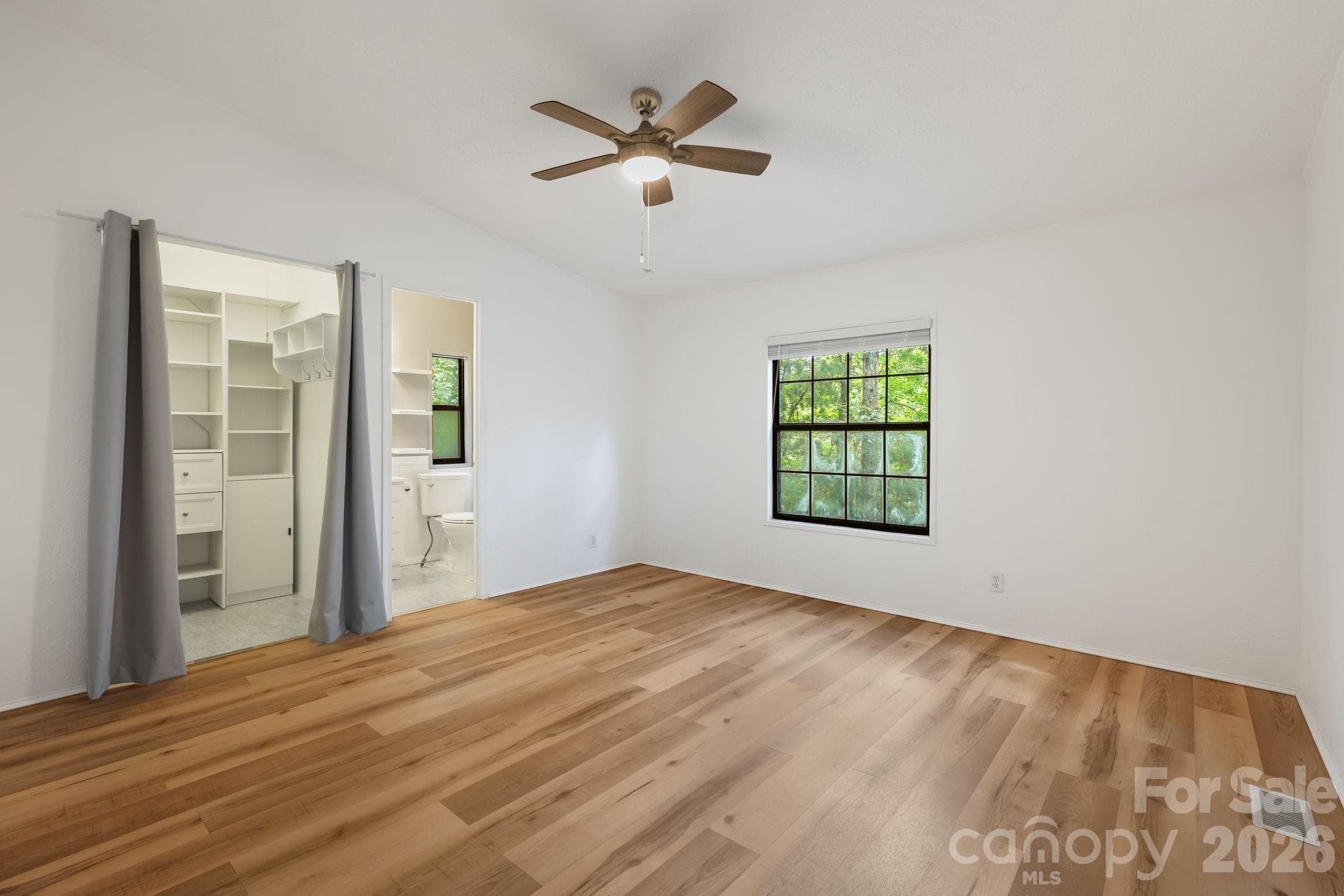 Single Family Residence at 75 Cliffview Drive, Asheville, photo 23 of 41