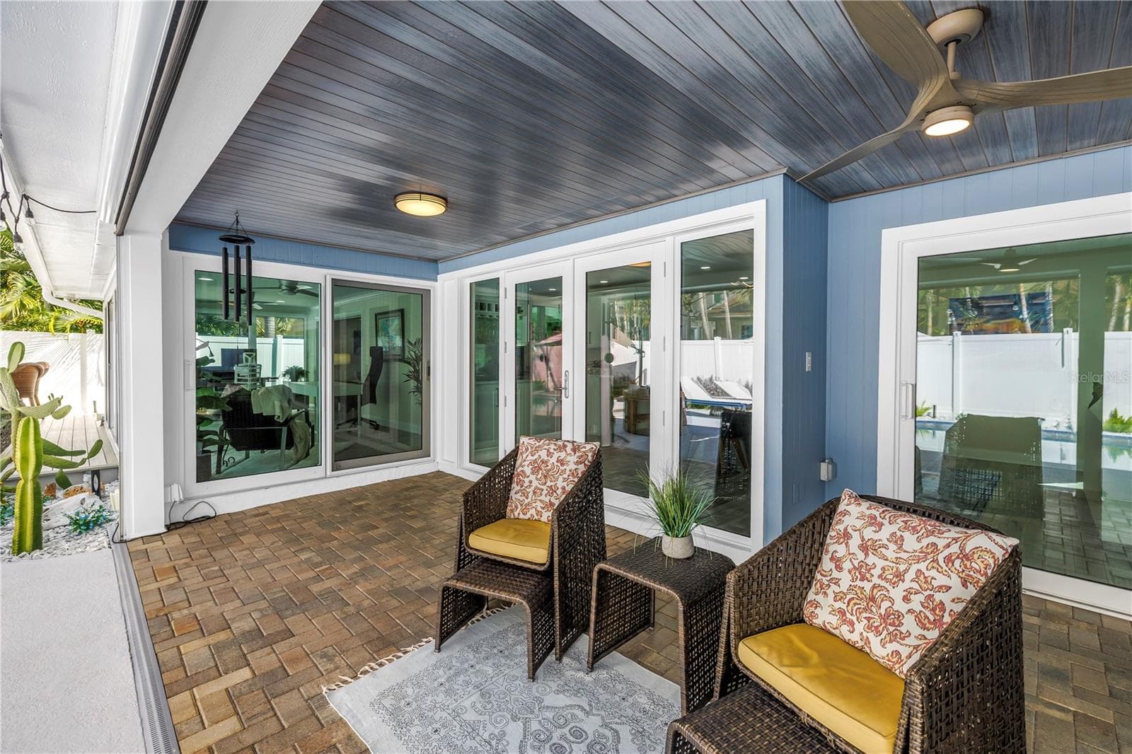 More relaxing space to enjoy your outdoor paradise. - 1114 2ND AVE S, TIERRA VERDE
