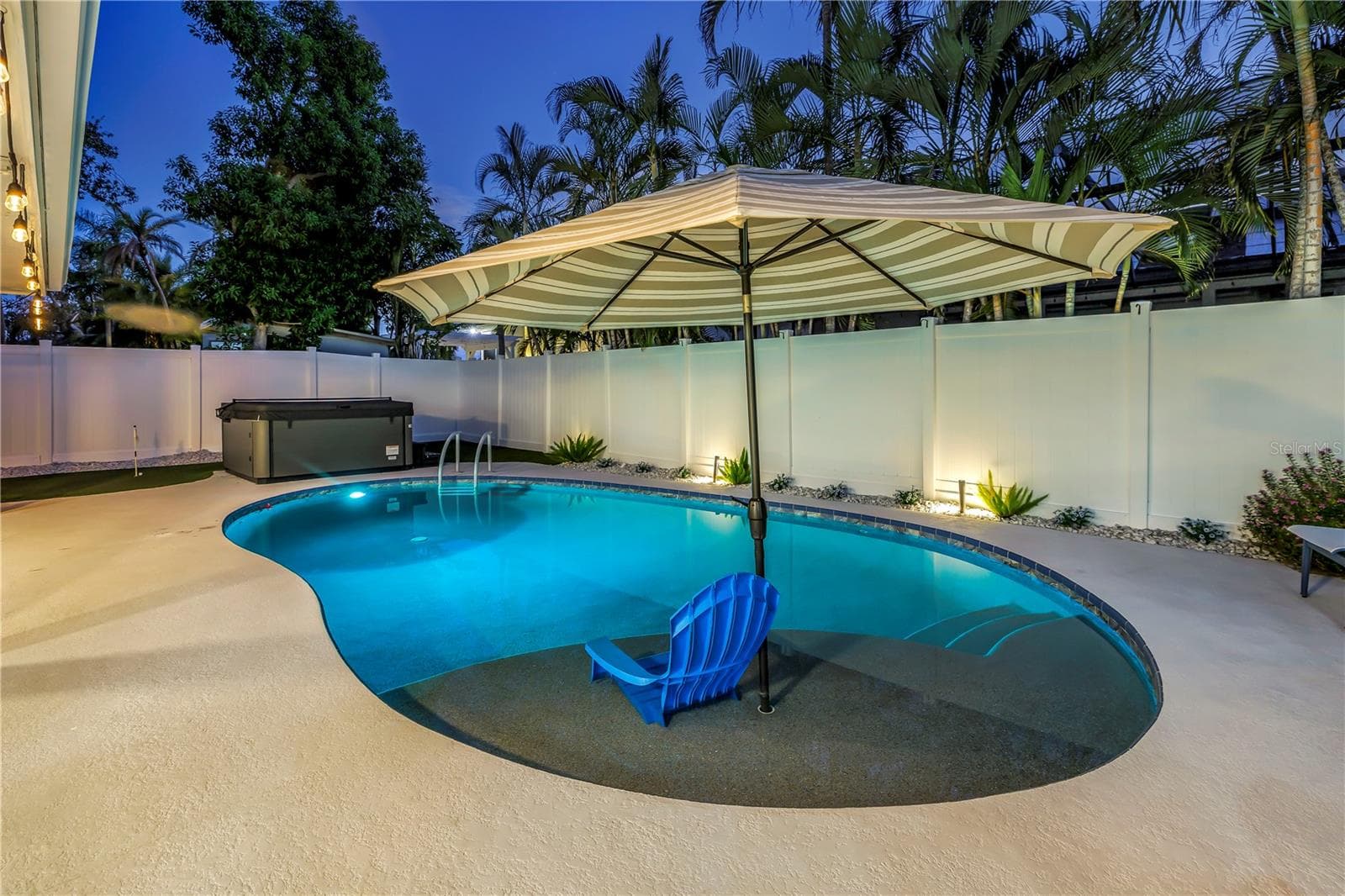 Evening in the pool OR hot tub...or both! - 1114 2ND AVE S, TIERRA VERDE