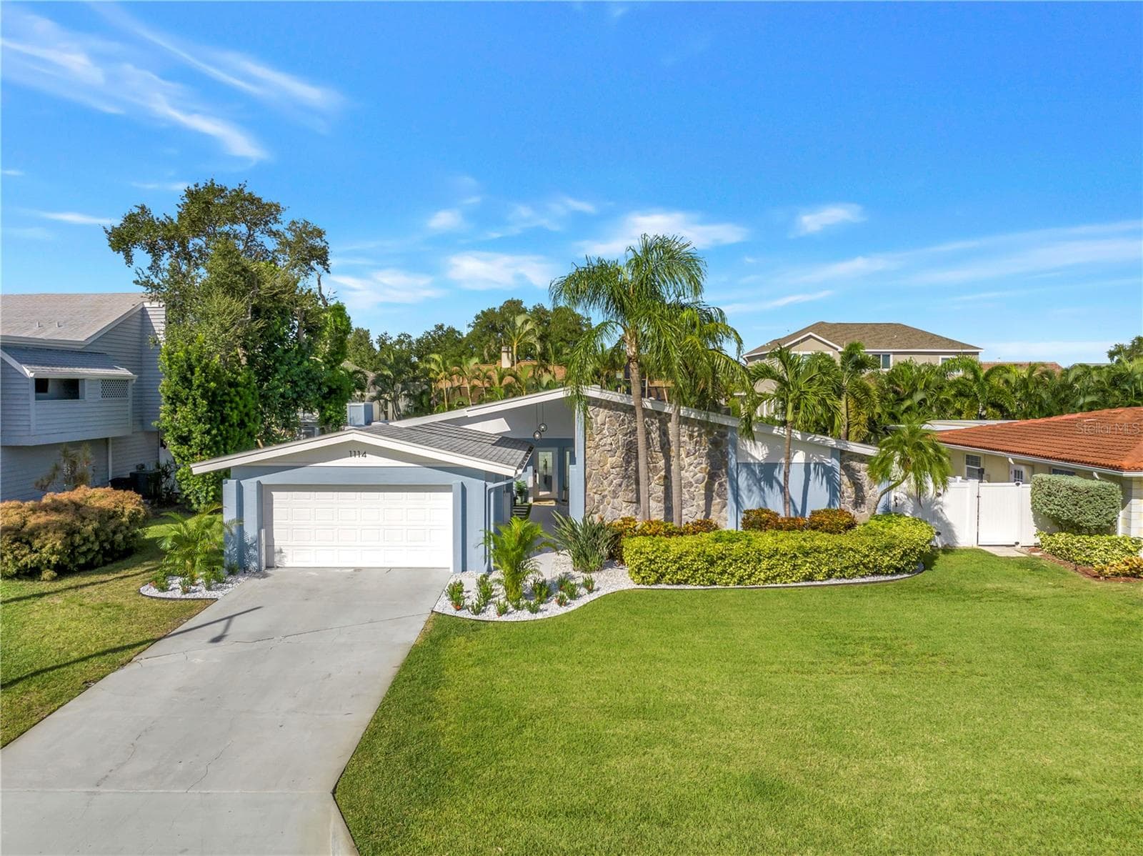 Your tropical paradise awaits you! - 1114 2ND AVE S, TIERRA VERDE
