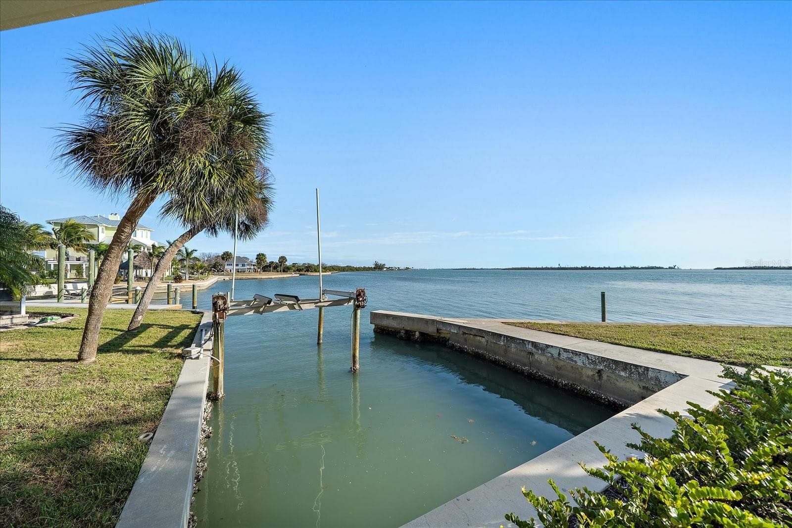 Boat Basin - 1905 MISSISSIPPI AVE, ENGLEWOOD
