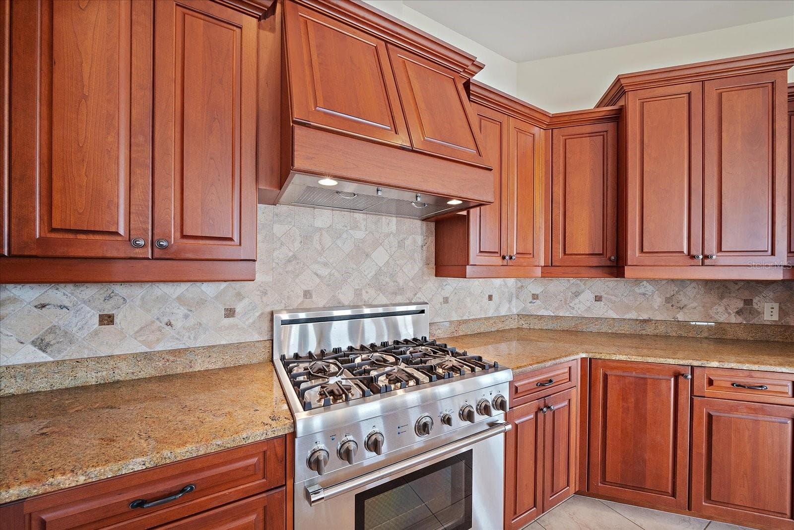 Kitchen - 1905 MISSISSIPPI AVE, ENGLEWOOD