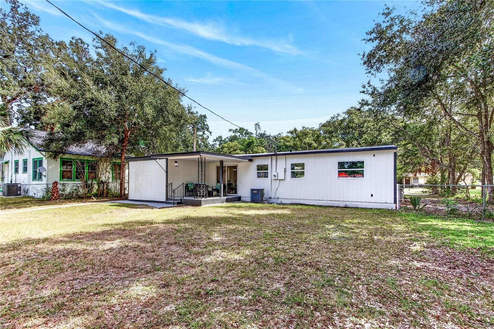 Huge yard - 2426 S LAUREL AVE, SANFORD