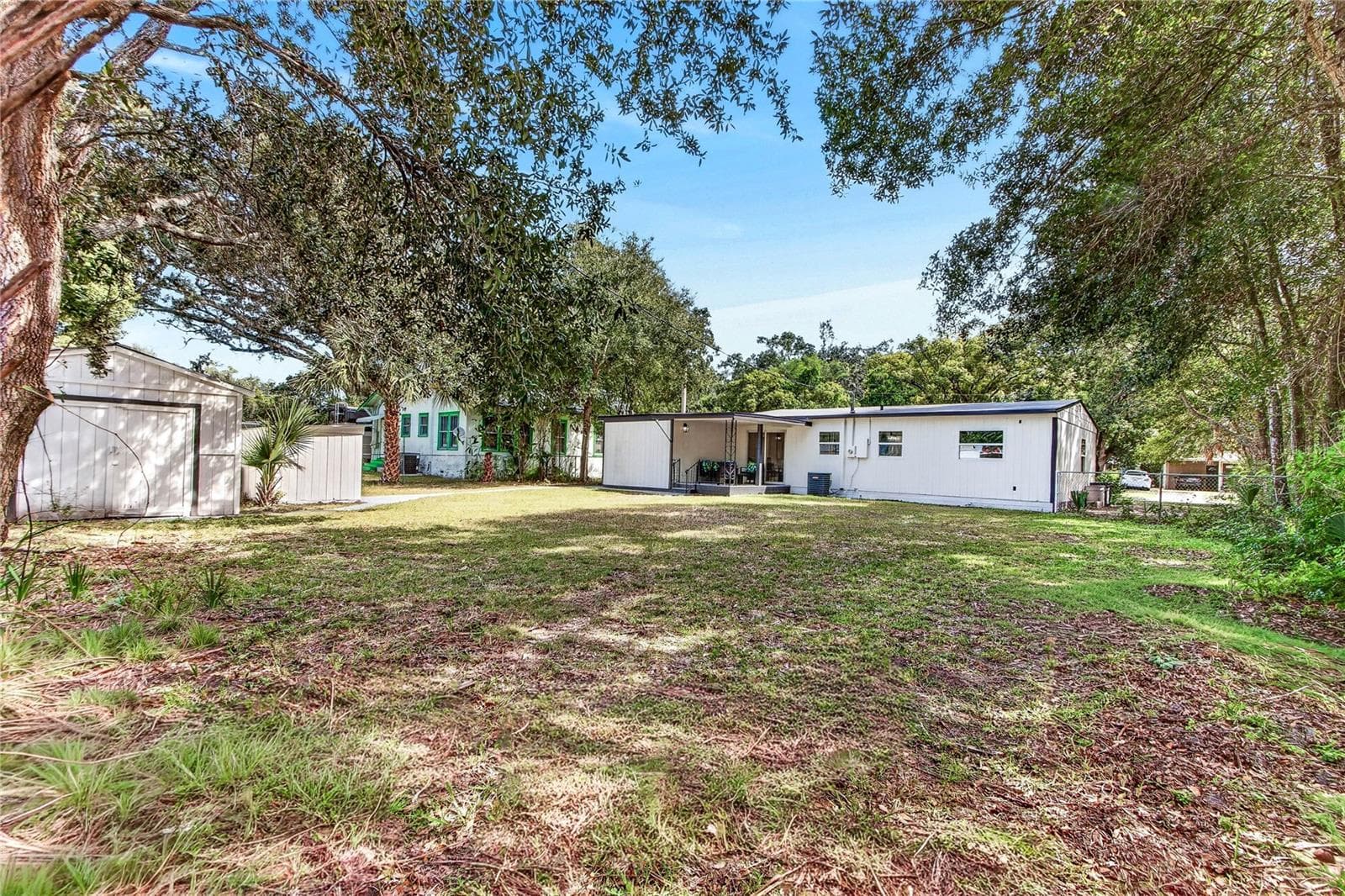 Single Family Residence at 2426 S LAUREL AVE, SANFORD, photo 32 of 39