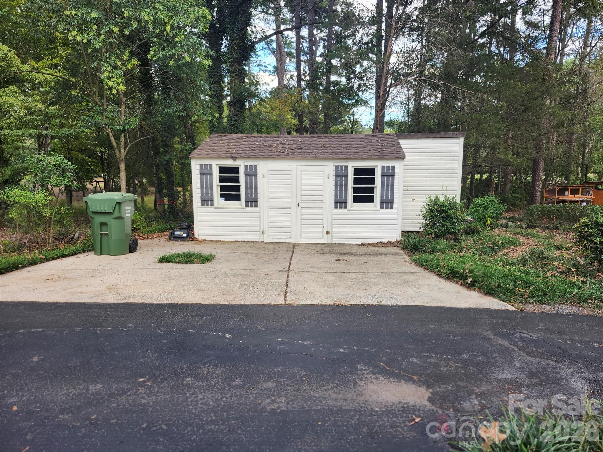 storage building - 2409 Griffith Road, Monroe