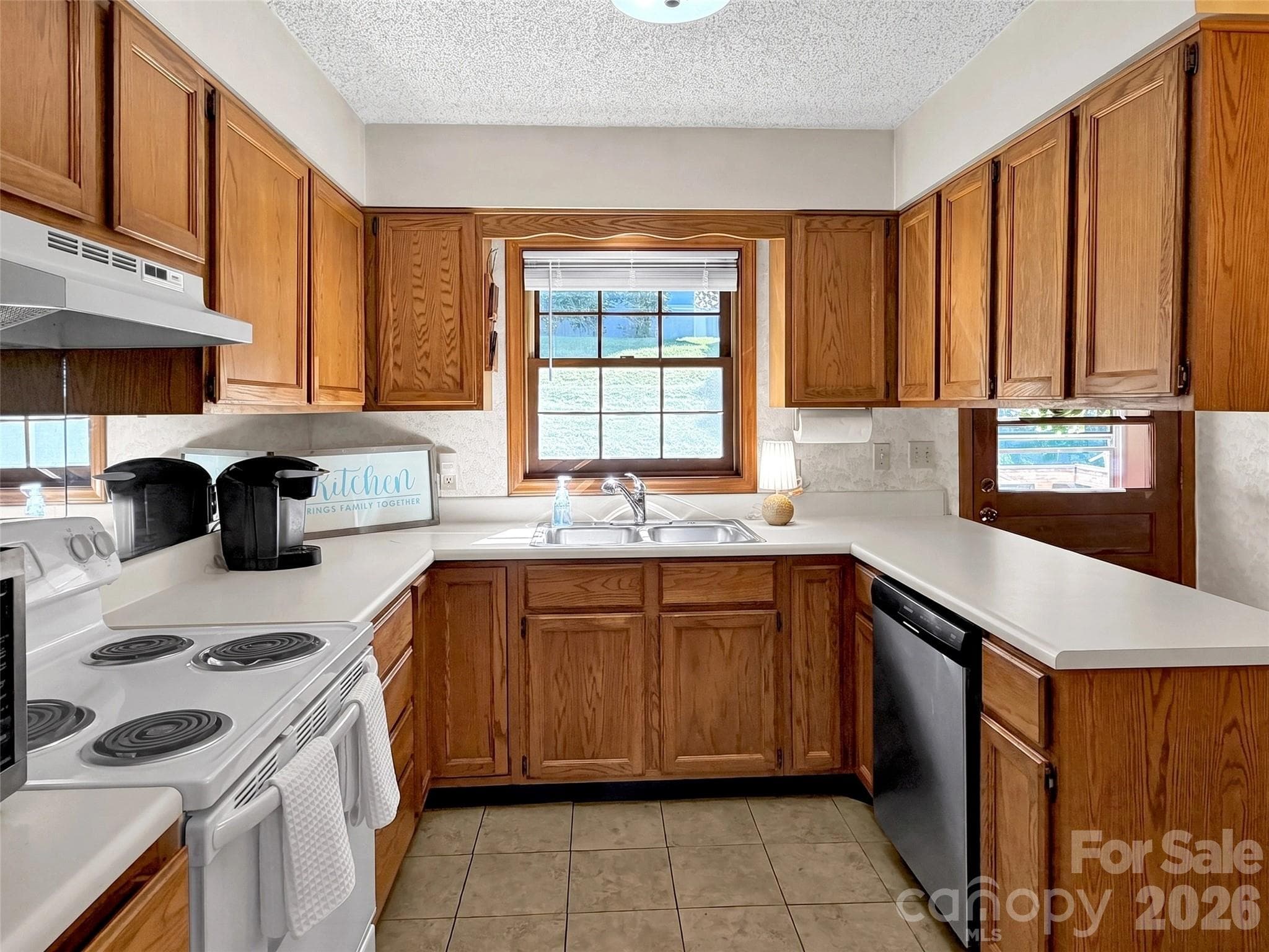 Single Family Residence at 110 Atari Road, Waynesville, photo 10 of 41