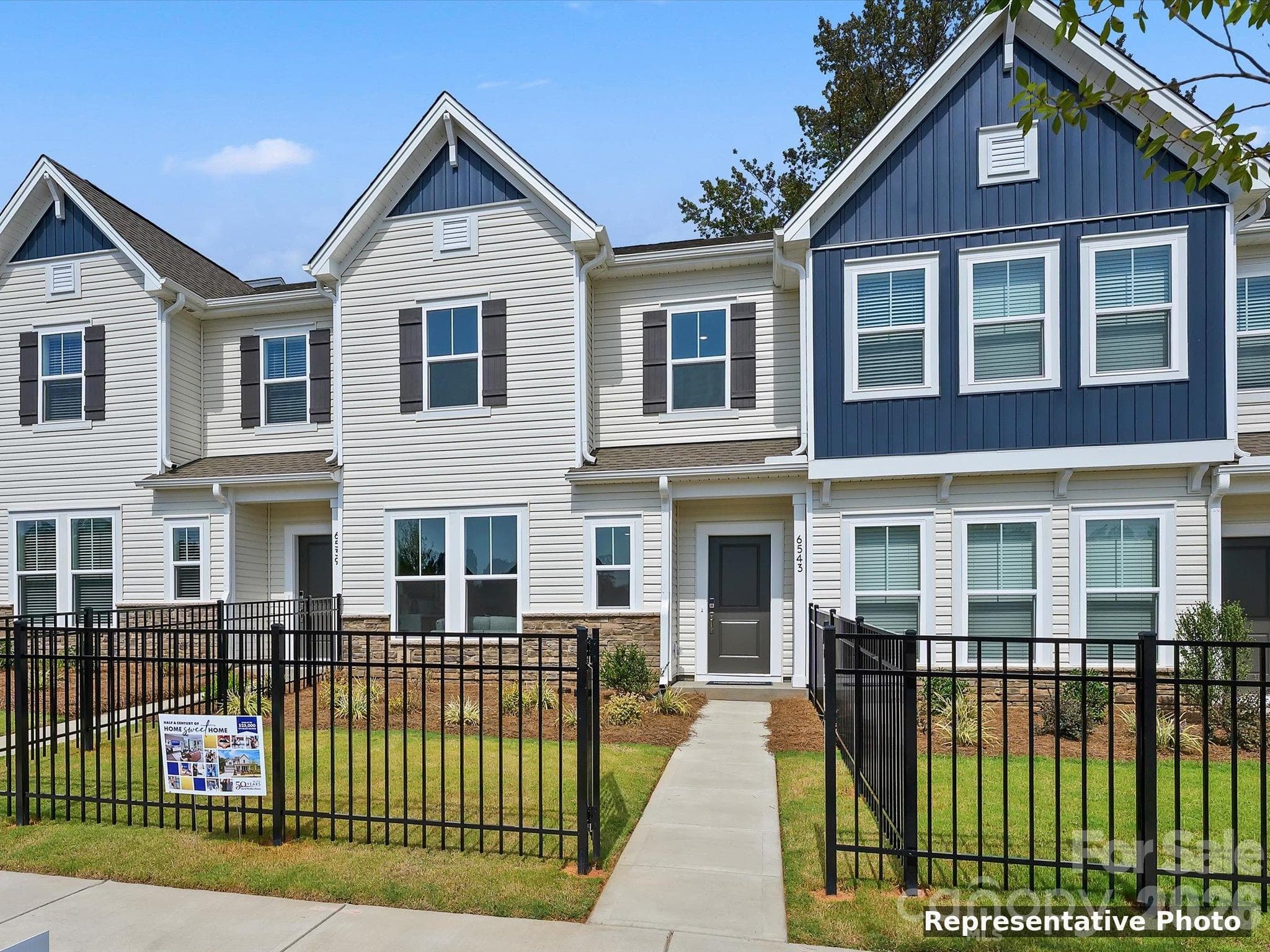 Townhouse at Charlotte, photo 3 of 36