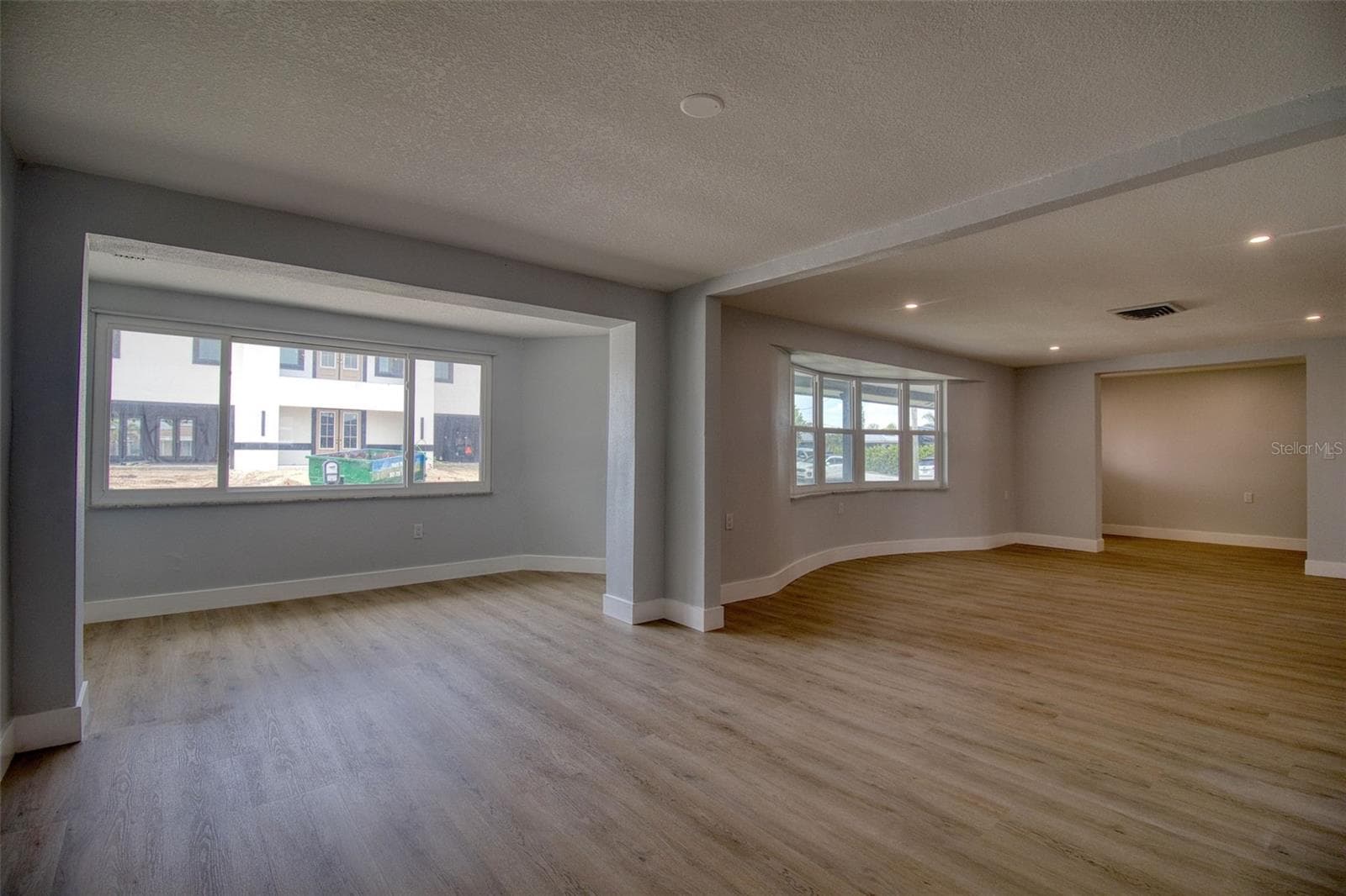 Living room/dining room - 13812 MATTIX AVE, HUDSON
