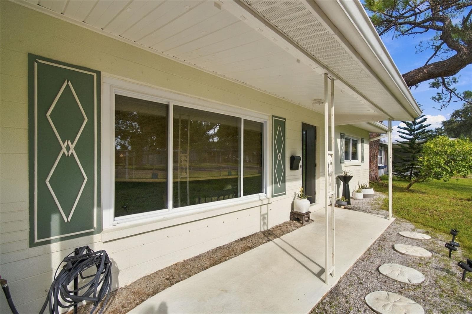 Single Family Residence at 9010 1ST ST N, ST PETERSBURG, photo 7 of 60