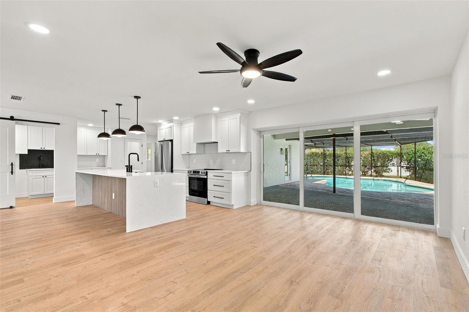 Single Family Residence at 2654 AUGUSTA DR N, CLEARWATER, photo 11 of 91