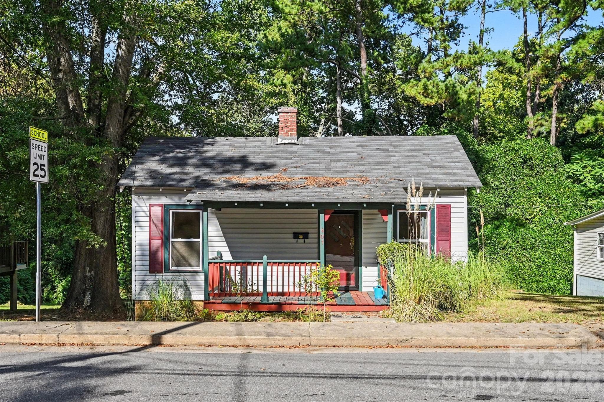 Single Family Residence at 607 S Harding Avenue, Kannapolis, photo 3 of 33