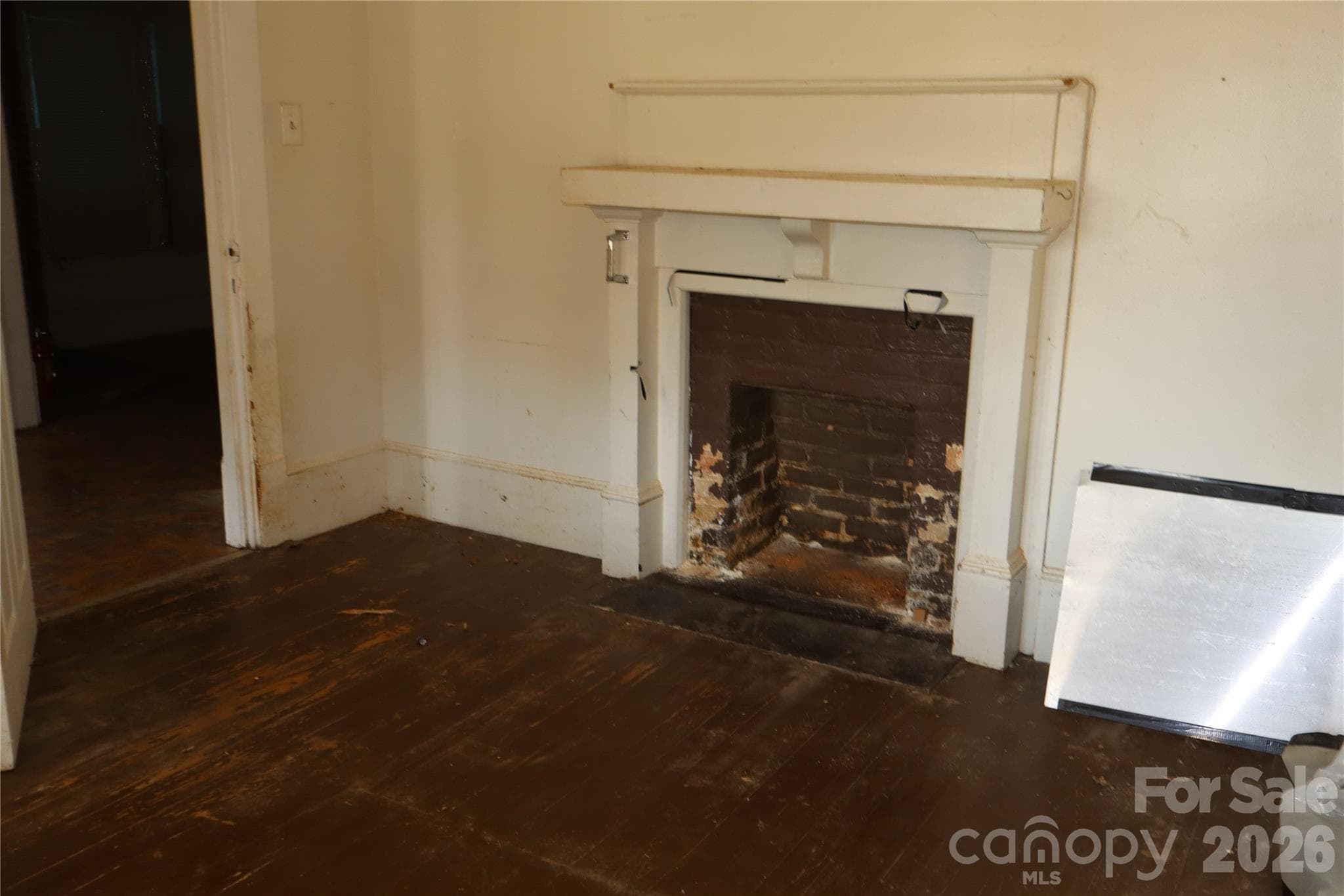 Single Family Residence at 736 2nd Avenue SW, Hickory, photo 4 of 14