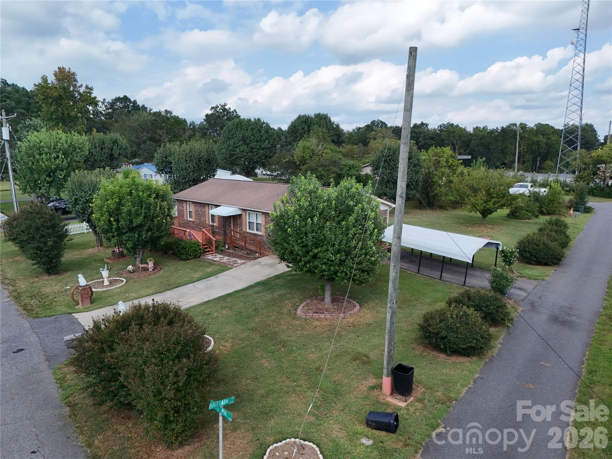 Single Family Residence at 108 Brittain Drive, Morganton, photo 7 of 29