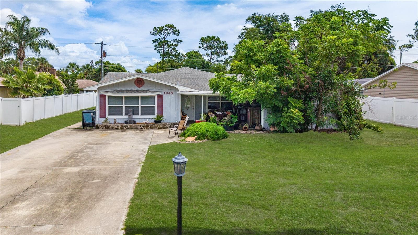 1945 FERN PALM DR