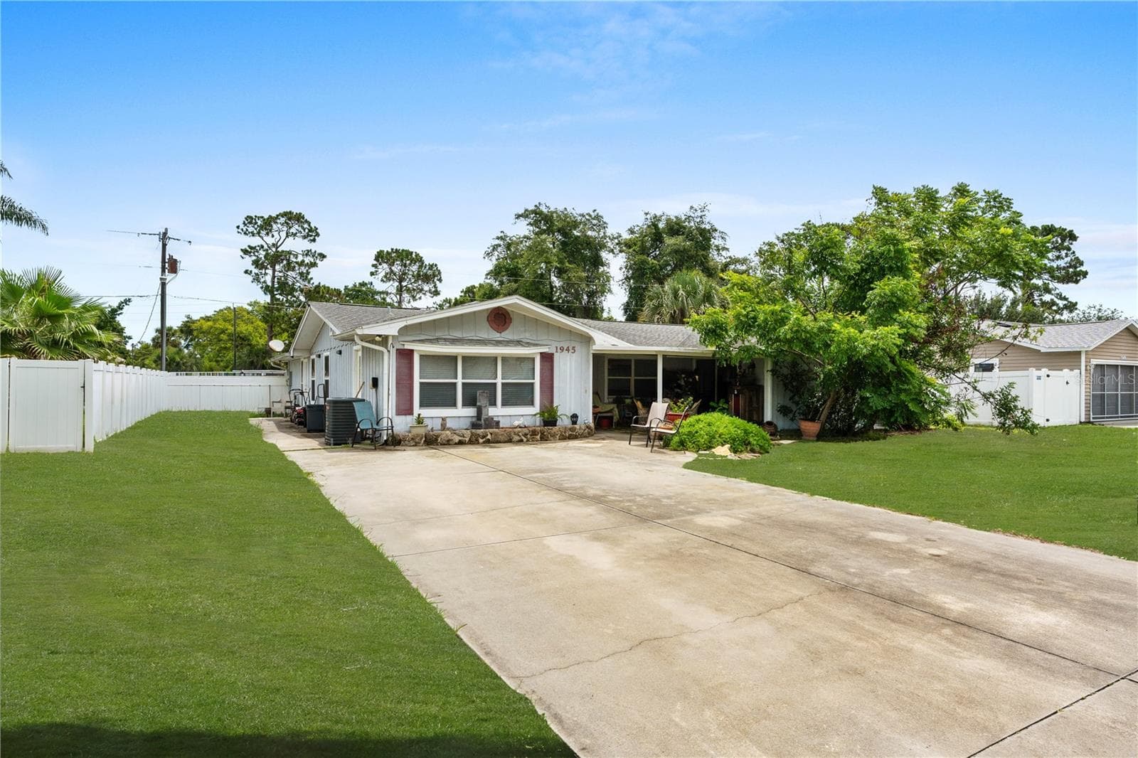 Single Family Residence at 1945 FERN PALM DR, EDGEWATER, photo 2 of 43