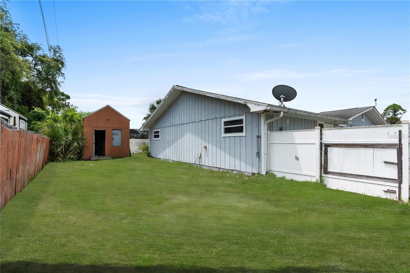 Single Family Residence at 1945 FERN PALM DR, EDGEWATER, photo 3 of 43