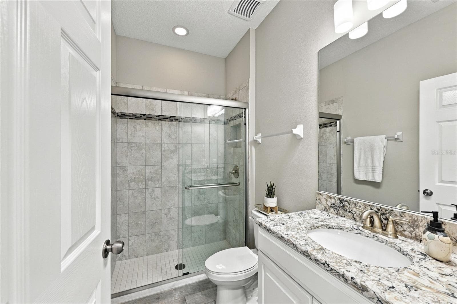 Single Family Residence at 31584 COLADA DRIFT WAY, WESLEY CHAPEL, photo 23 of 76