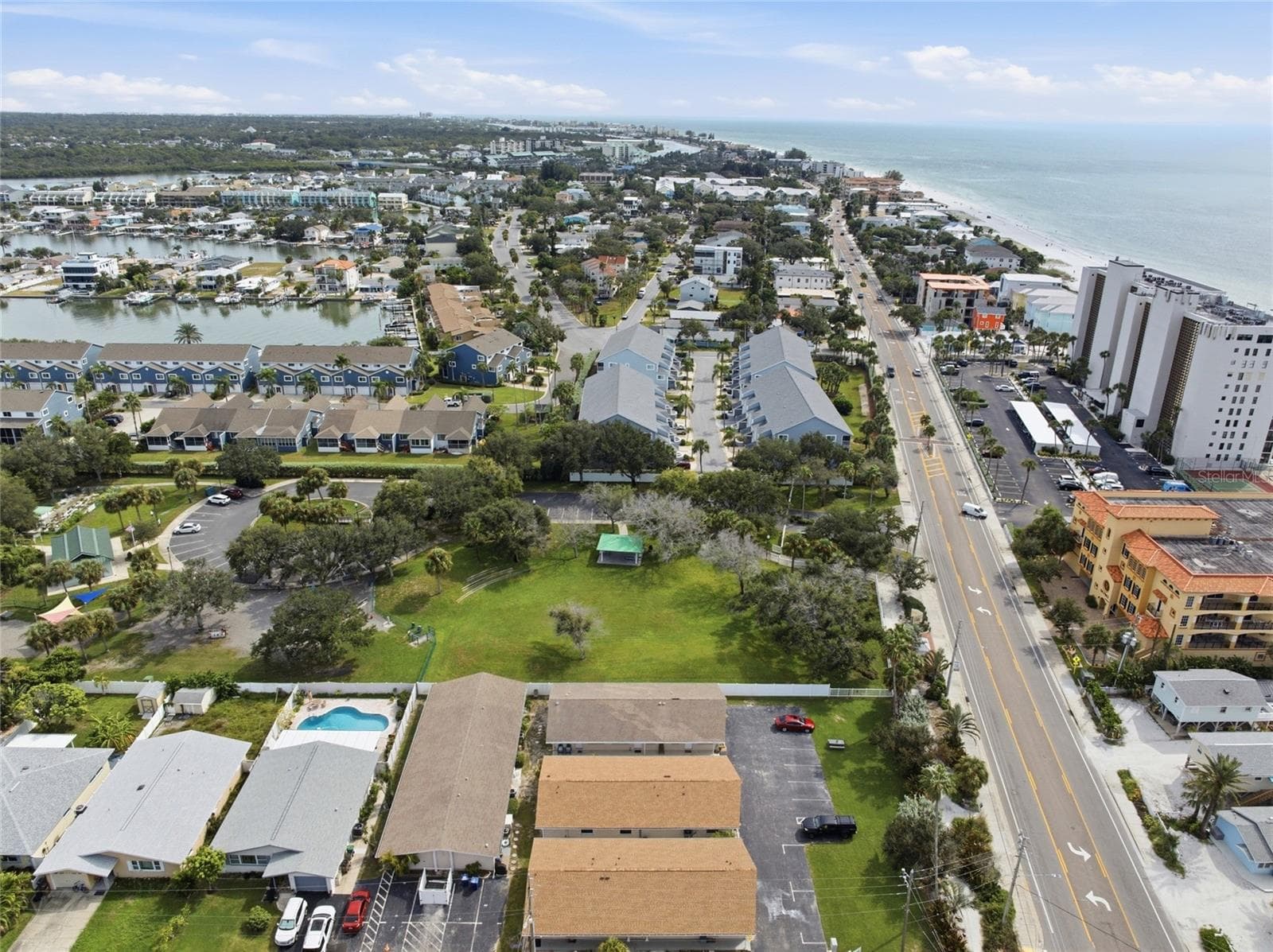 Condominium at 927 GULF BLVD #50, INDIAN ROCKS BEACH, photo 29 of 38