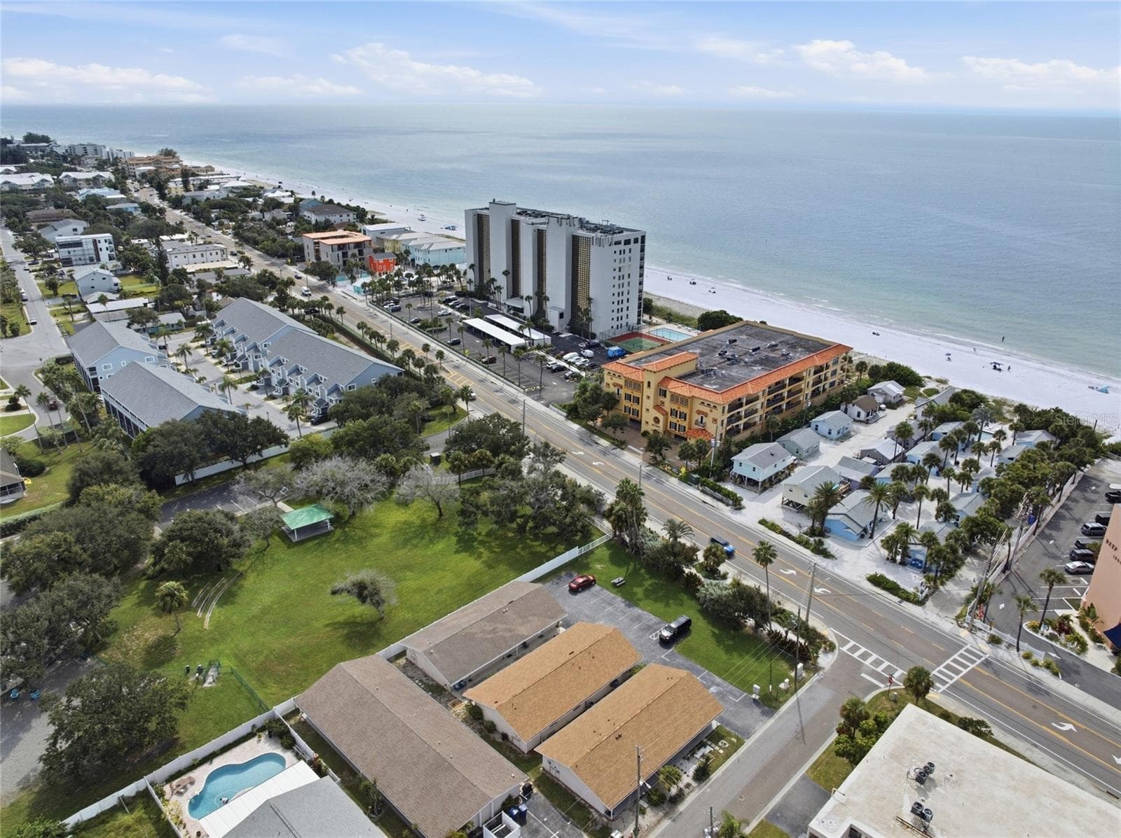 Condominium at 927 GULF BLVD #50, INDIAN ROCKS BEACH, photo 30 of 38