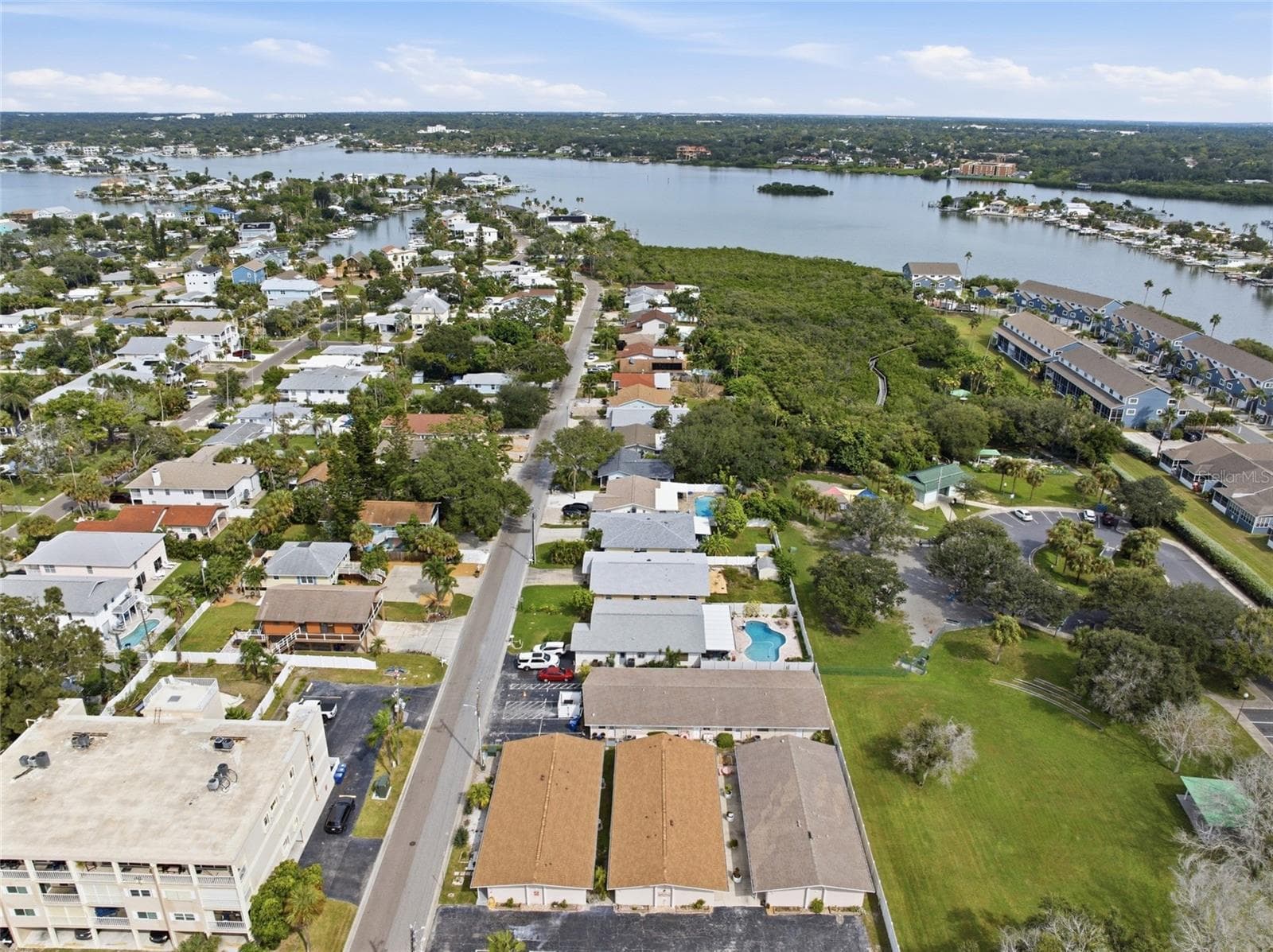 Condominium at 927 GULF BLVD #50, INDIAN ROCKS BEACH, photo 35 of 38
