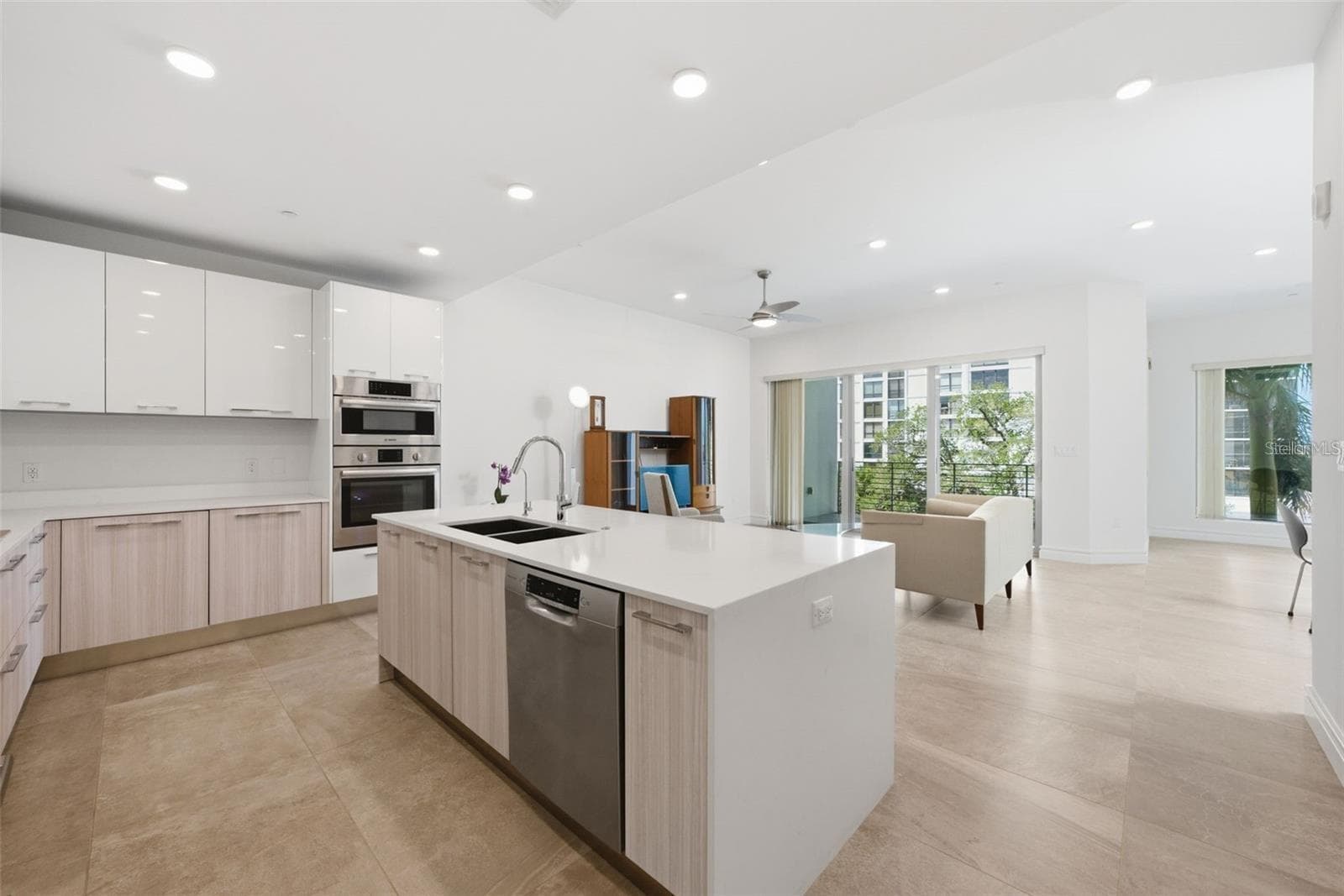 Condominium at 711 S PALM AVE #302, SARASOTA, photo 12 of 40