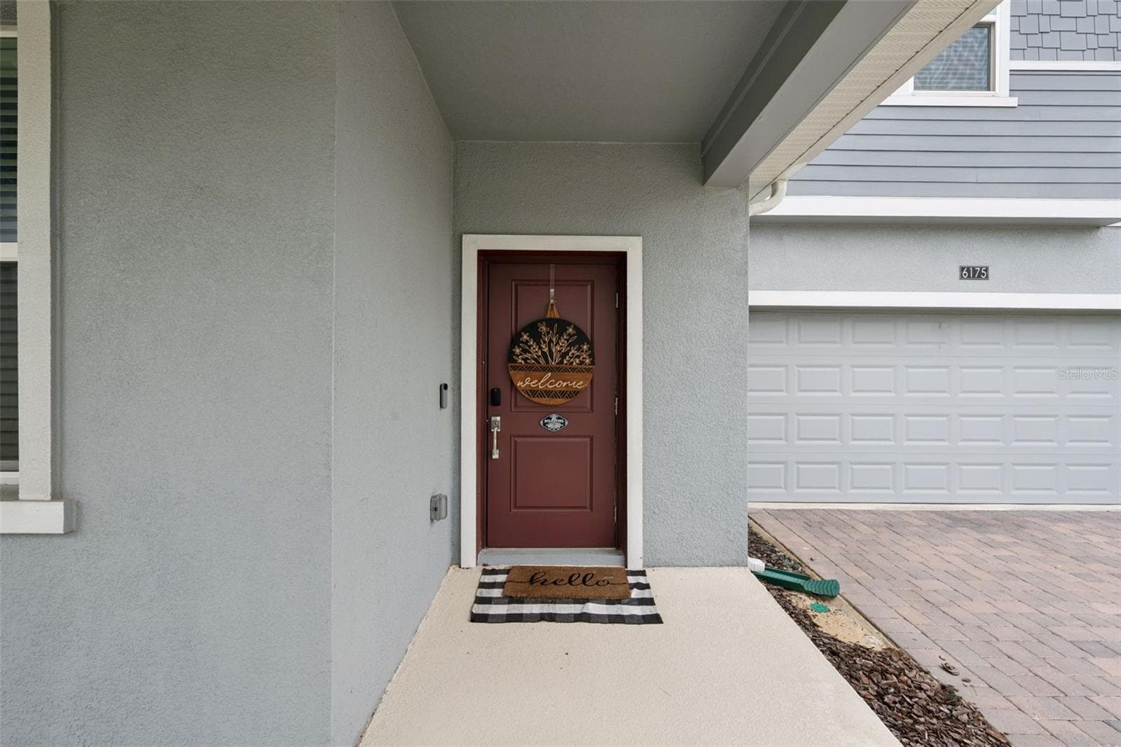 Covered entryway - 6175 SHAVASANA RD RD, CLERMONT