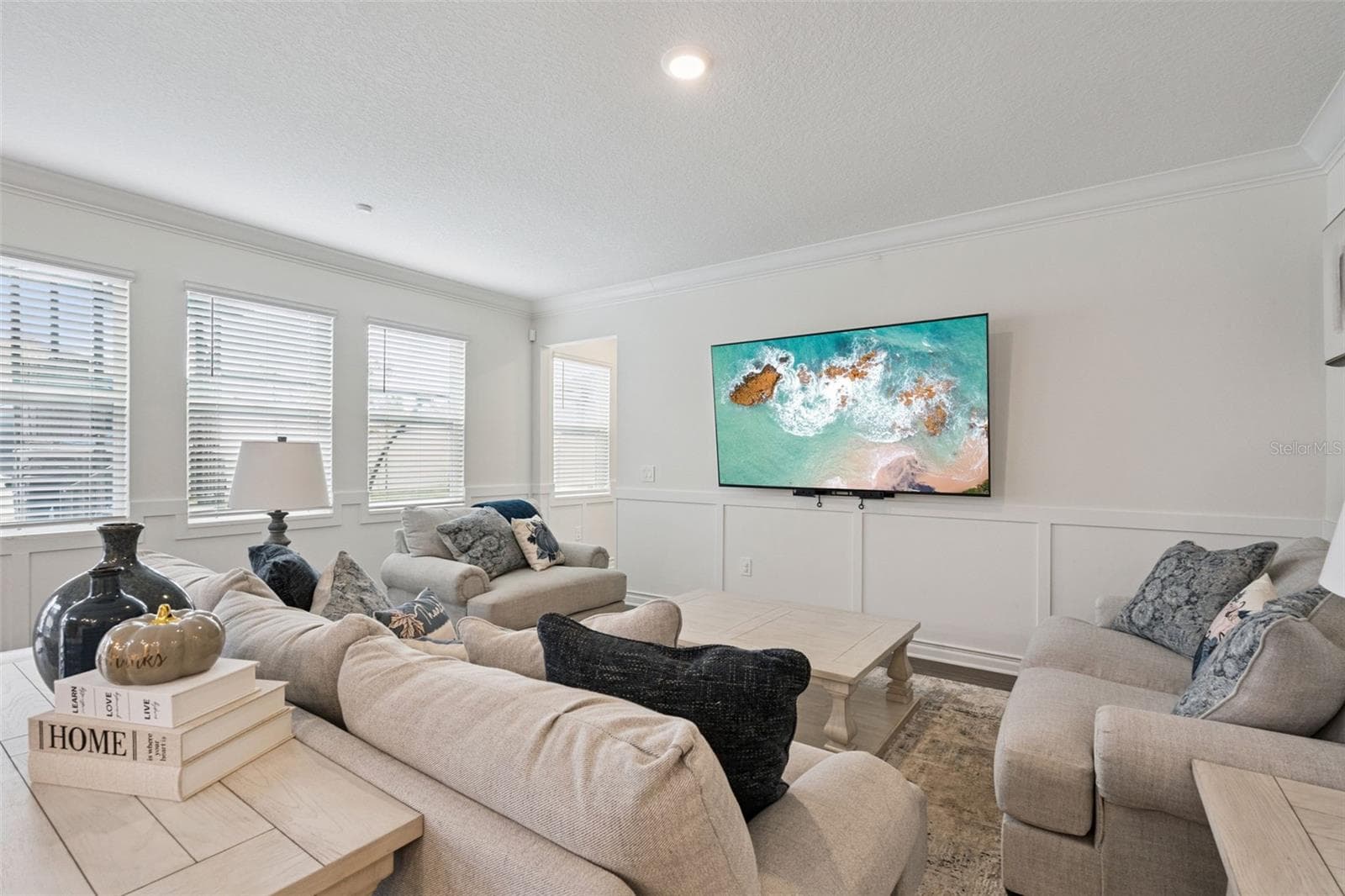 Lot's of natural light throughout - 6175 SHAVASANA RD RD, CLERMONT