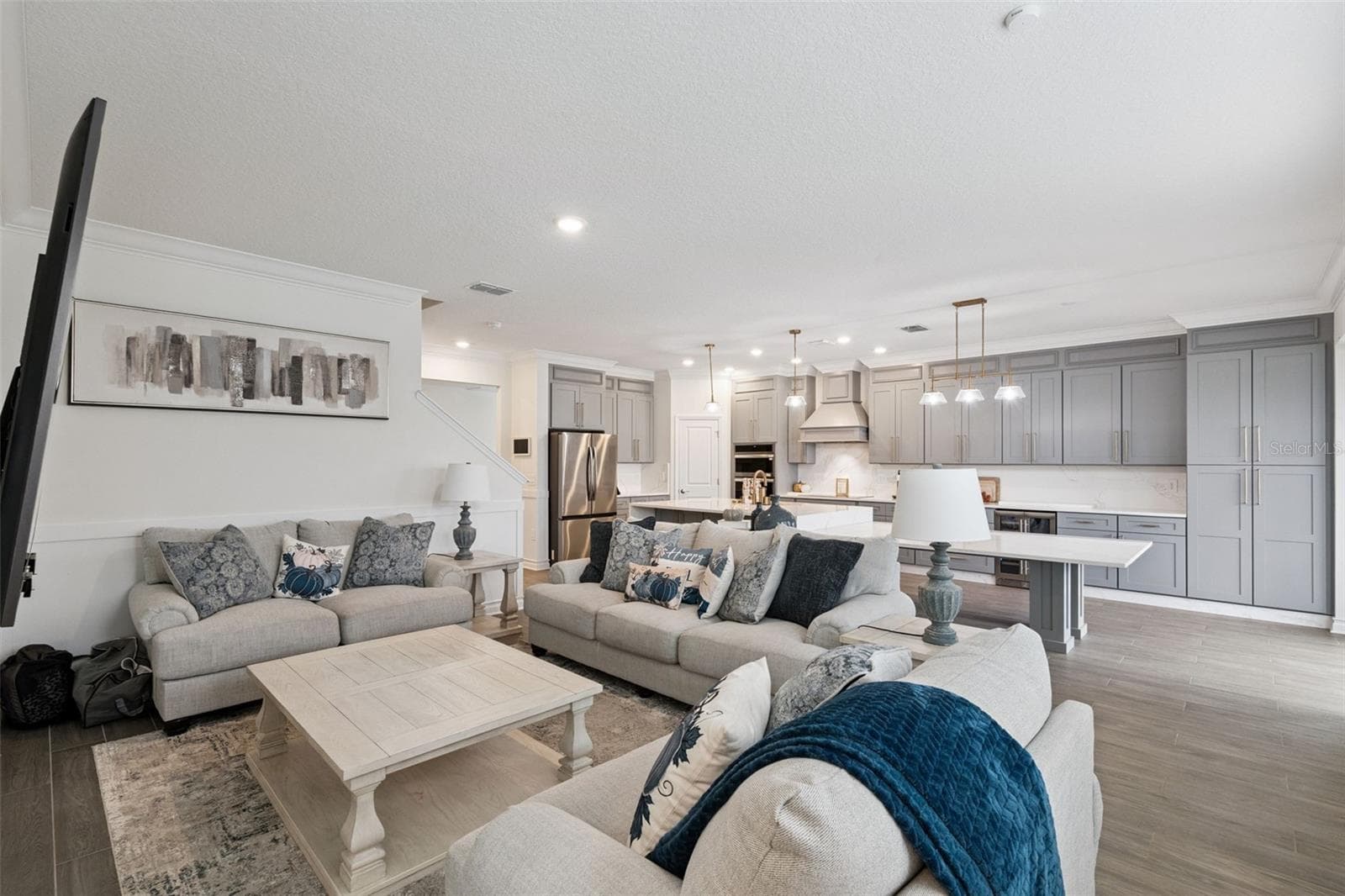 Open floor plan concept with a lot of natural light - 6175 SHAVASANA RD RD, CLERMONT