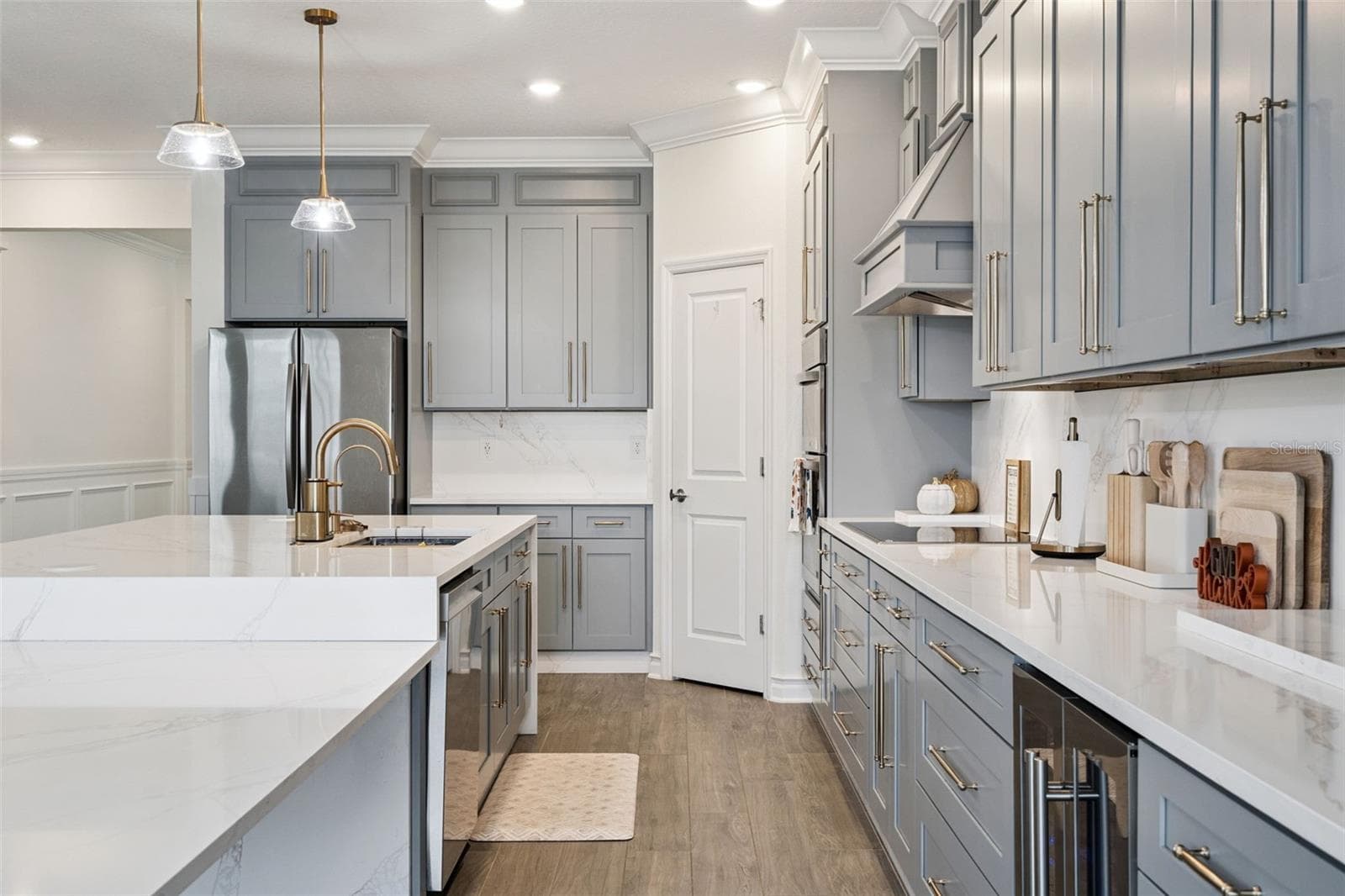 Wine refrigerator, plenty of tall cabinets - 6175 SHAVASANA RD RD, CLERMONT