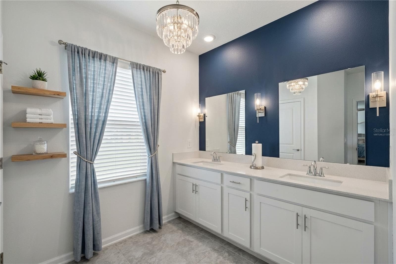 Virtually staged upstair owner's ensuite bathroom - 6175 SHAVASANA RD RD, CLERMONT