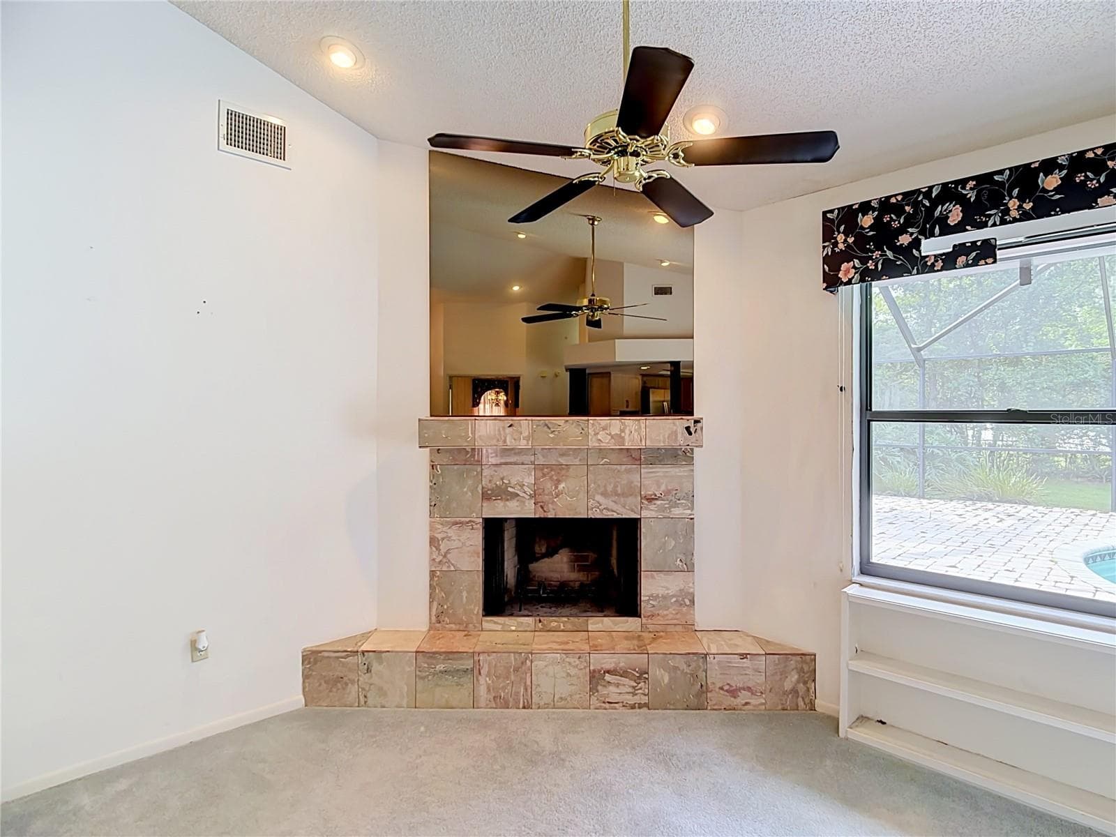 Fireplace - 3305 IMPERIAL LN, LAKELAND