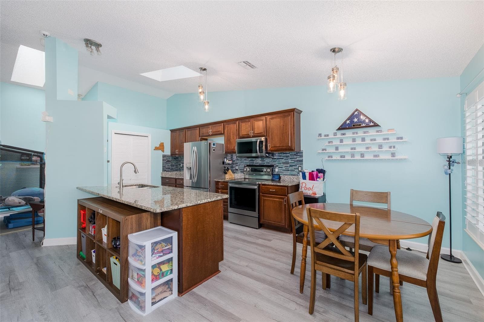 Single Family Residence at 10305 COPPERWOOD DR, NEW PORT RICHEY, photo 5 of 47