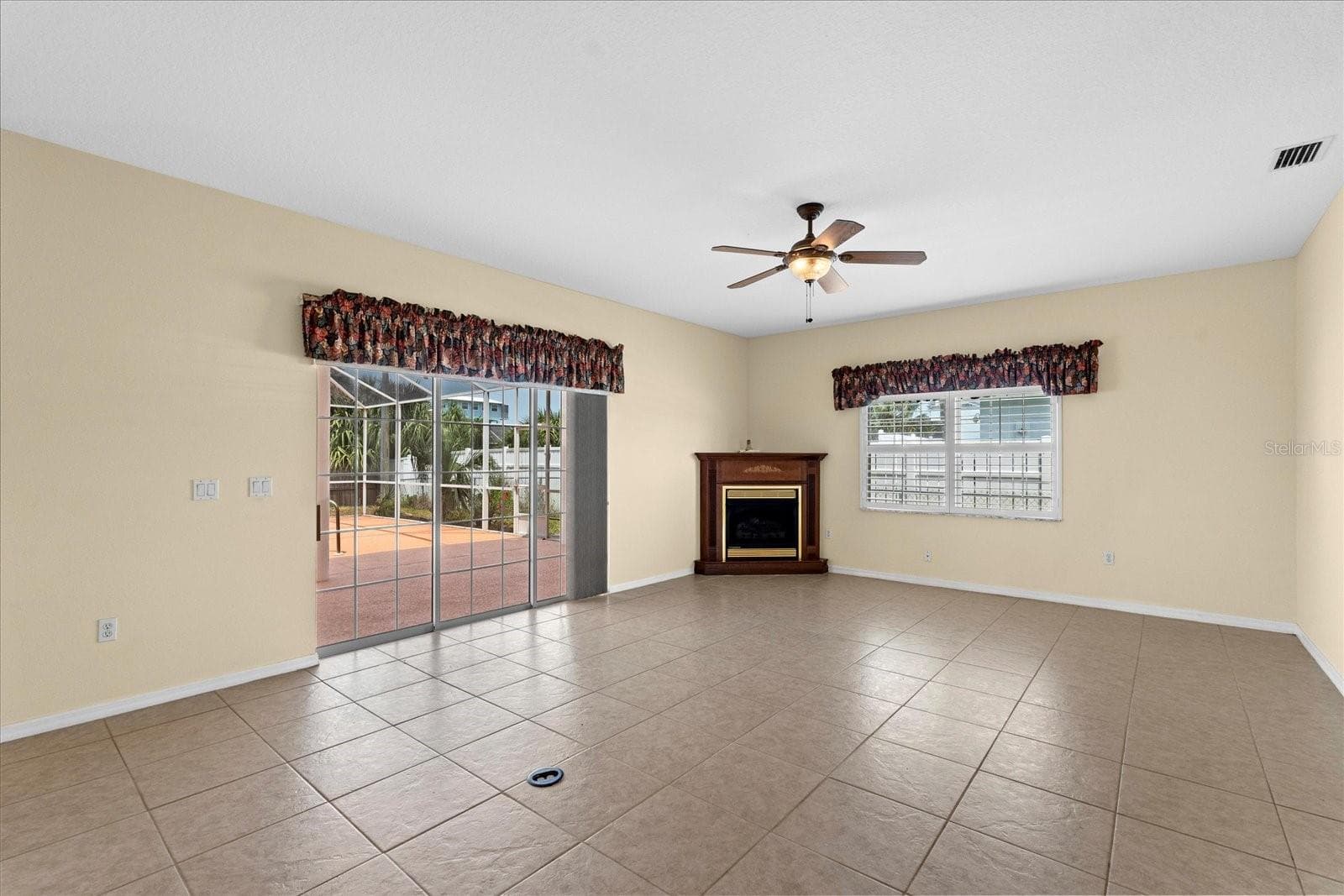 Single Family Residence at 7 BEACHSIDE DR, PALM COAST, photo 21 of 47