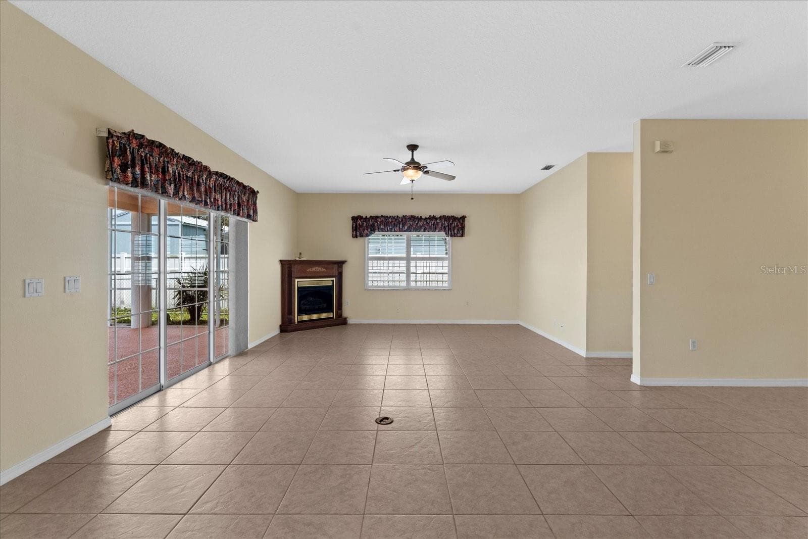 Single Family Residence at 7 BEACHSIDE DR, PALM COAST, photo 25 of 47
