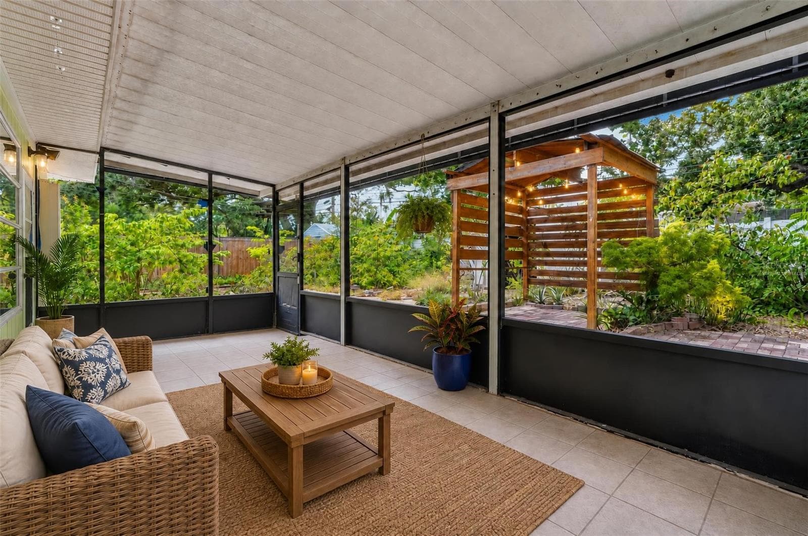 Virtually Staged Lanai - 1632 SAN MATEO DR, DUNEDIN