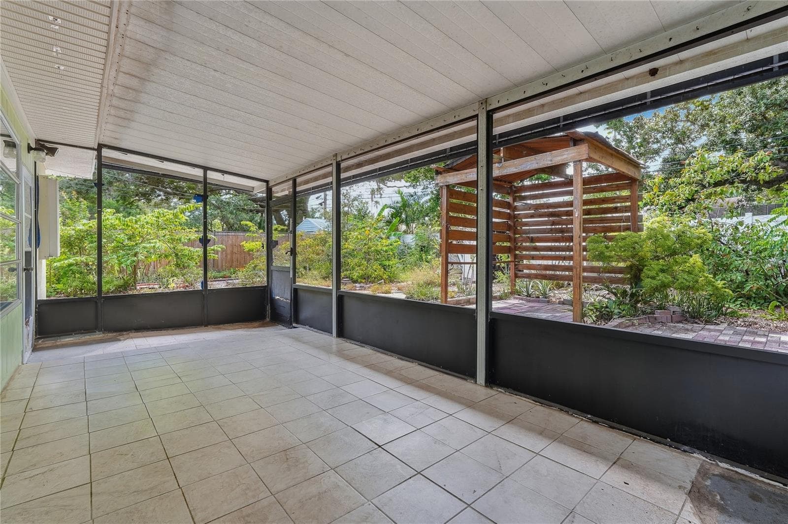 Lanai - 1632 SAN MATEO DR, DUNEDIN