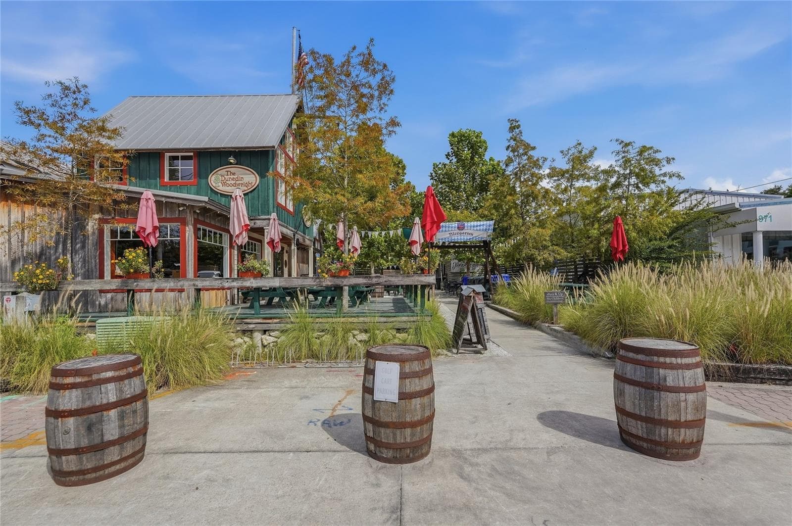 Local Restaurant / Bar Downtown Dunedin - 1632 SAN MATEO DR, DUNEDIN