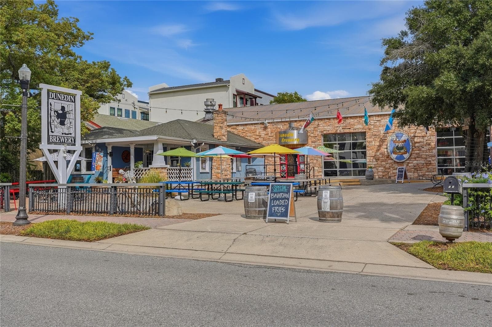 Local Restaurant / Bar Downtown Dunedin - 1632 SAN MATEO DR, DUNEDIN