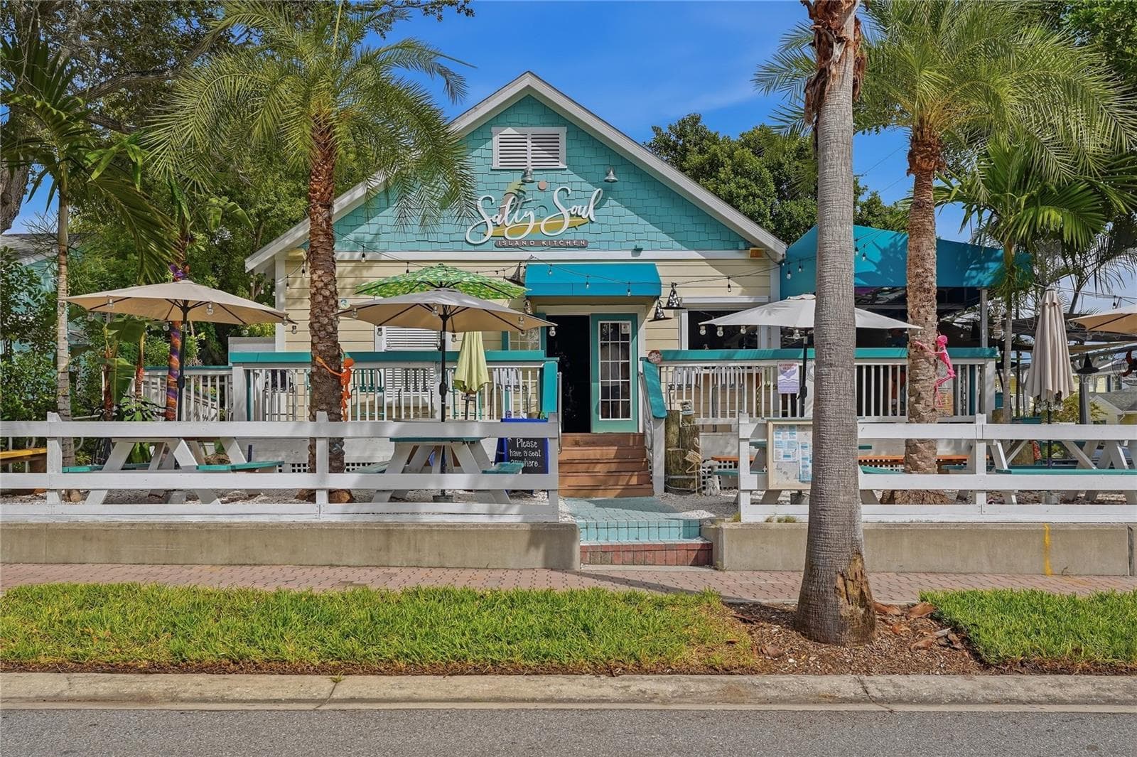 Local Restaurant / Bar Downtown Dunedin - 1632 SAN MATEO DR, DUNEDIN