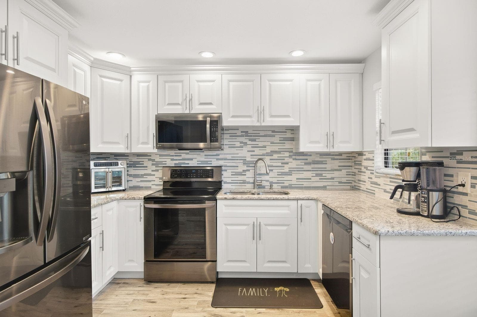 Villa at 2712 BENTLEY DR, PALM HARBOR, photo 11 of 28