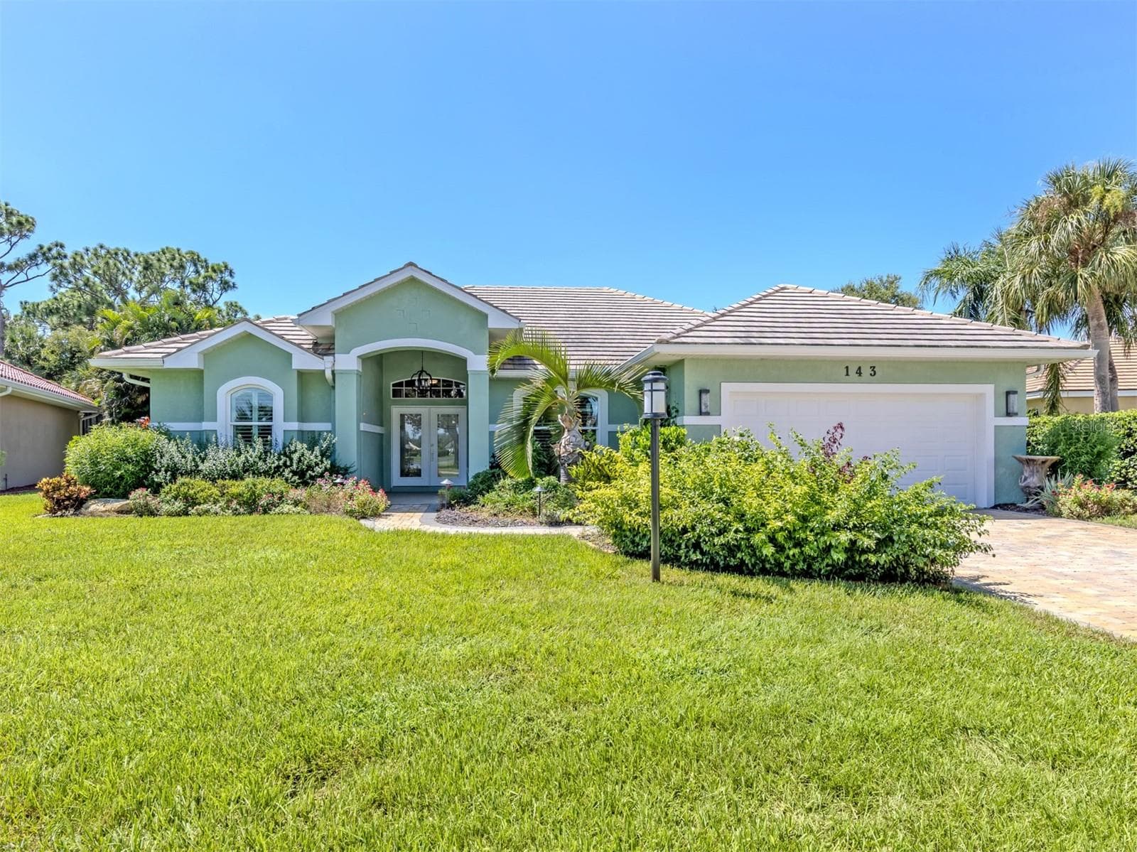 143 WAYFOREST DR