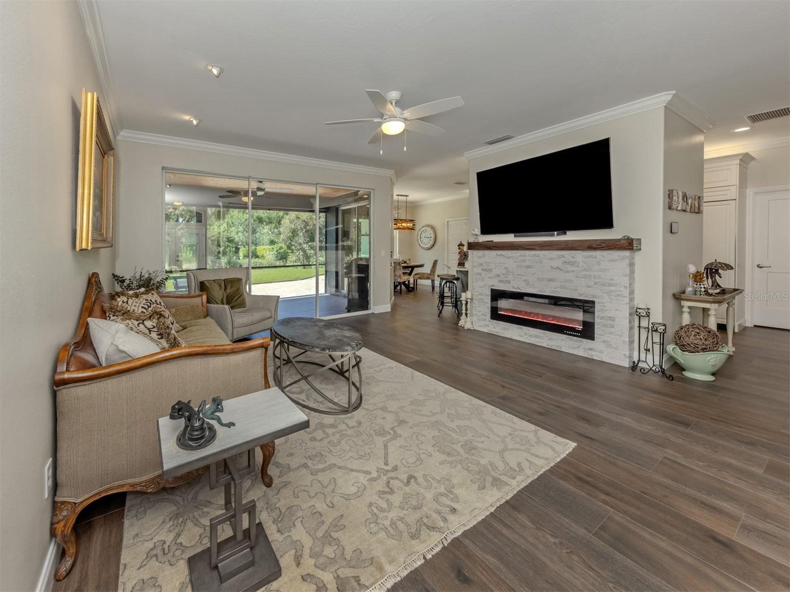 Single Family Residence at 143 WAYFOREST DR, VENICE, photo 5 of 60