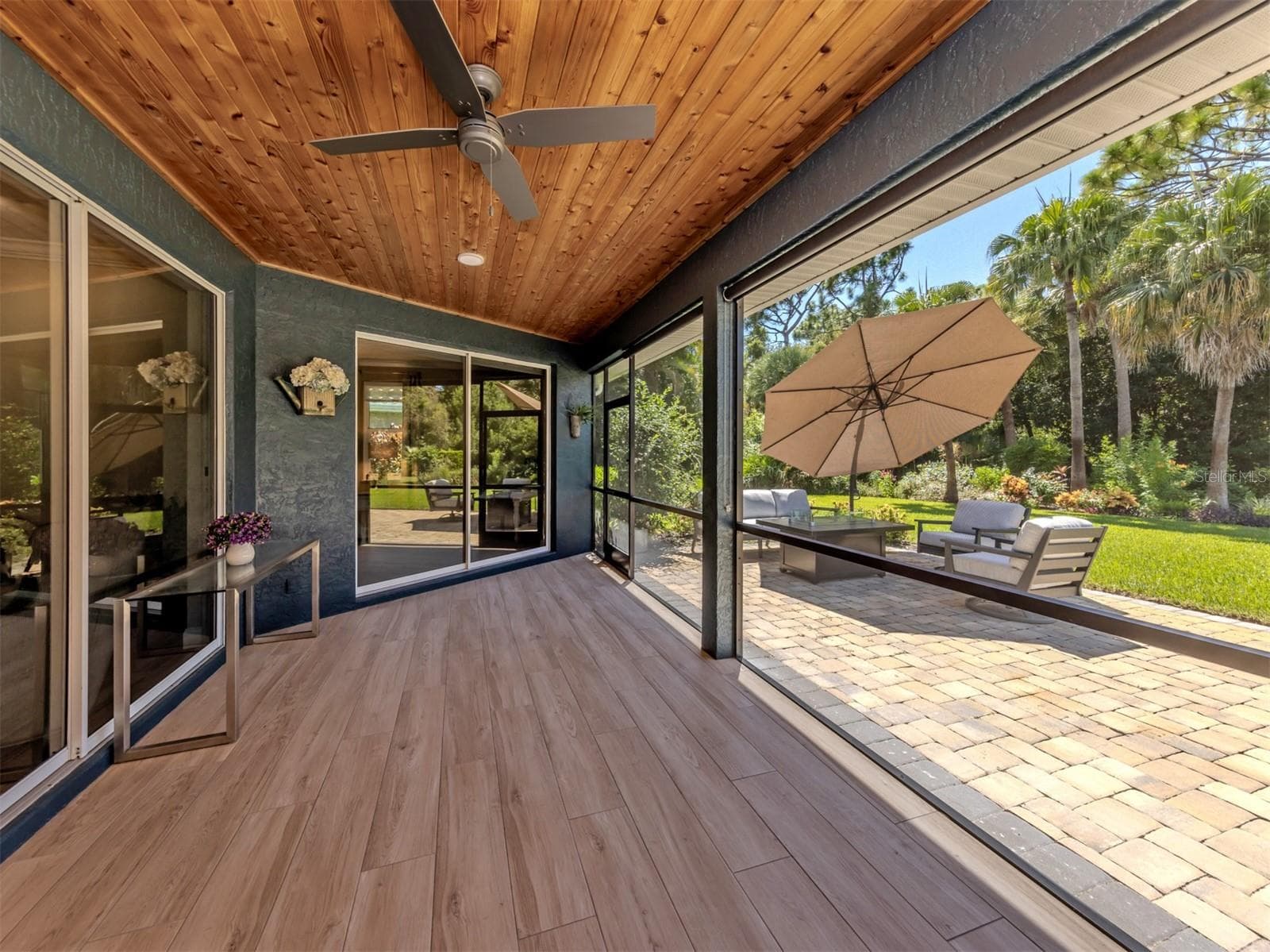 Single Family Residence at 143 WAYFOREST DR, VENICE, photo 6 of 60