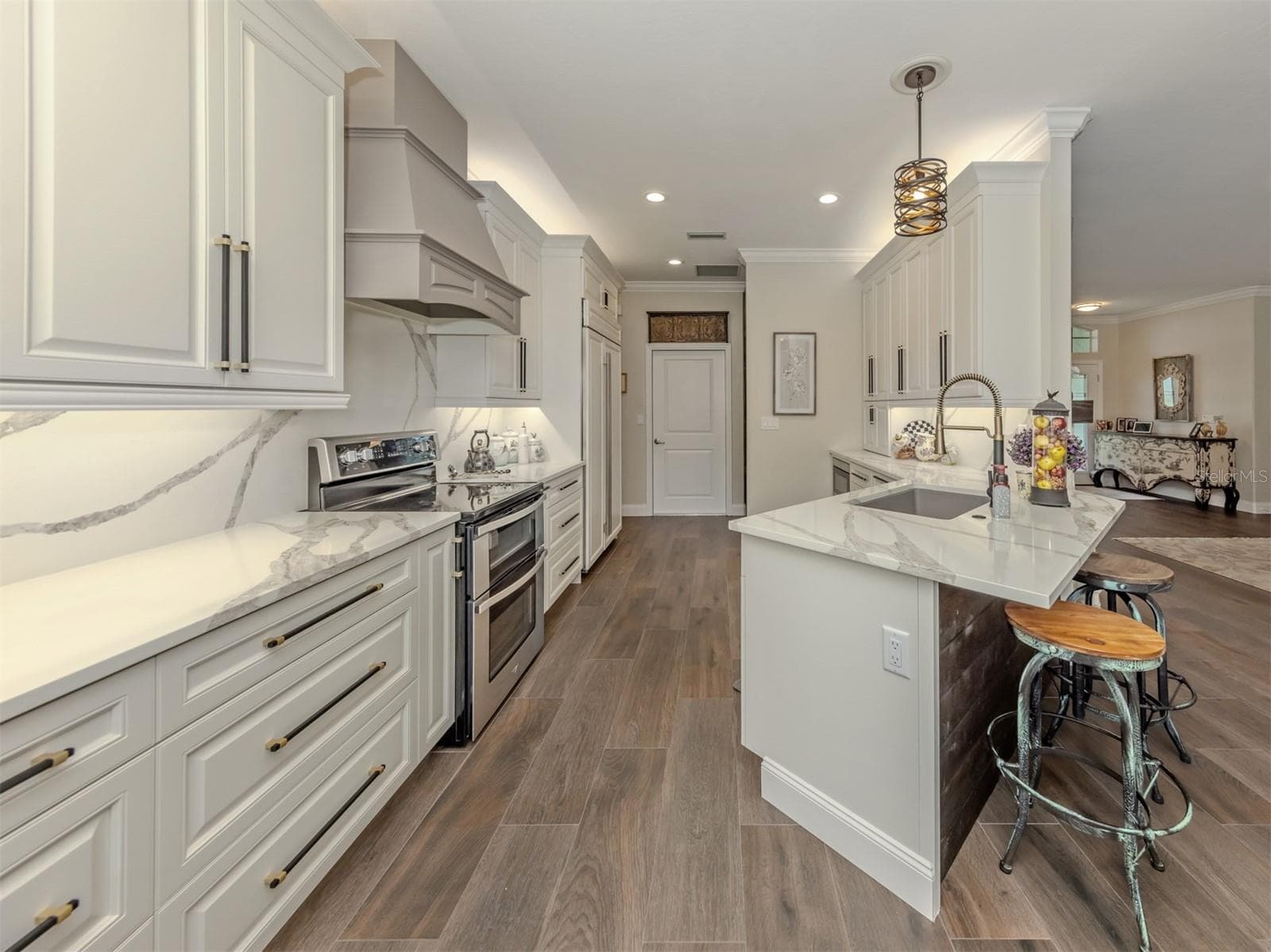 Single Family Residence at 143 WAYFOREST DR, VENICE, photo 17 of 60