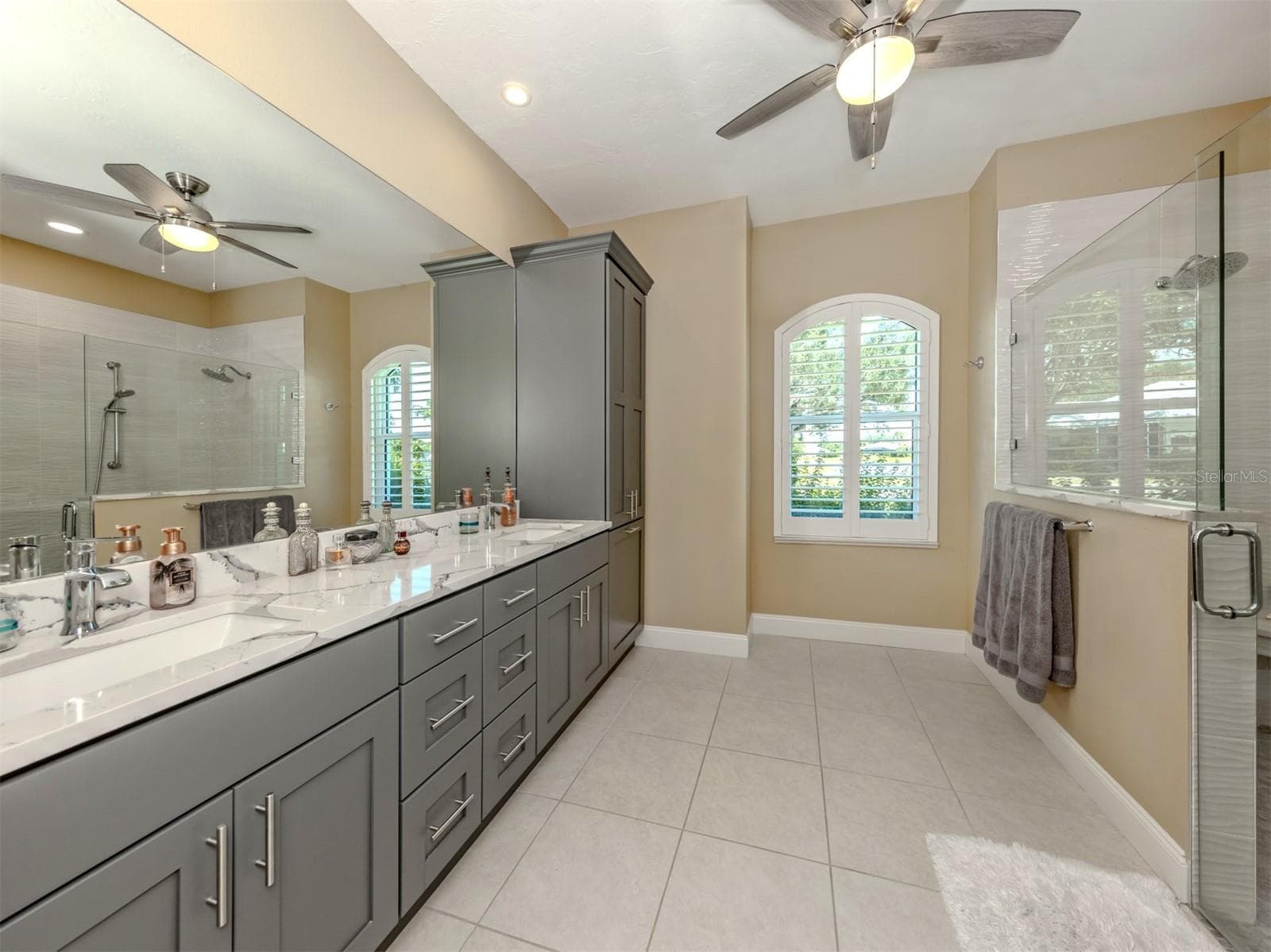 Single Family Residence at 143 WAYFOREST DR, VENICE, photo 26 of 60