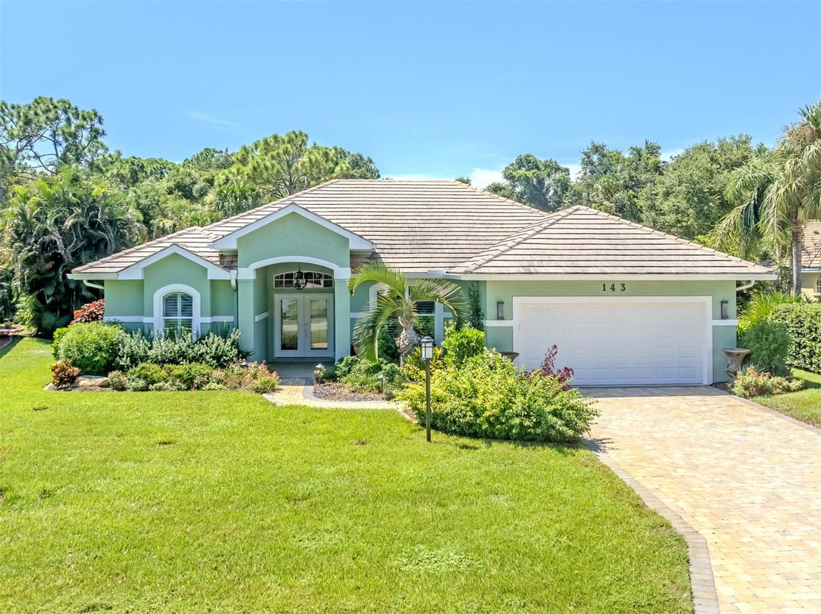 Single Family Residence at 143 WAYFOREST DR, VENICE, photo 30 of 60