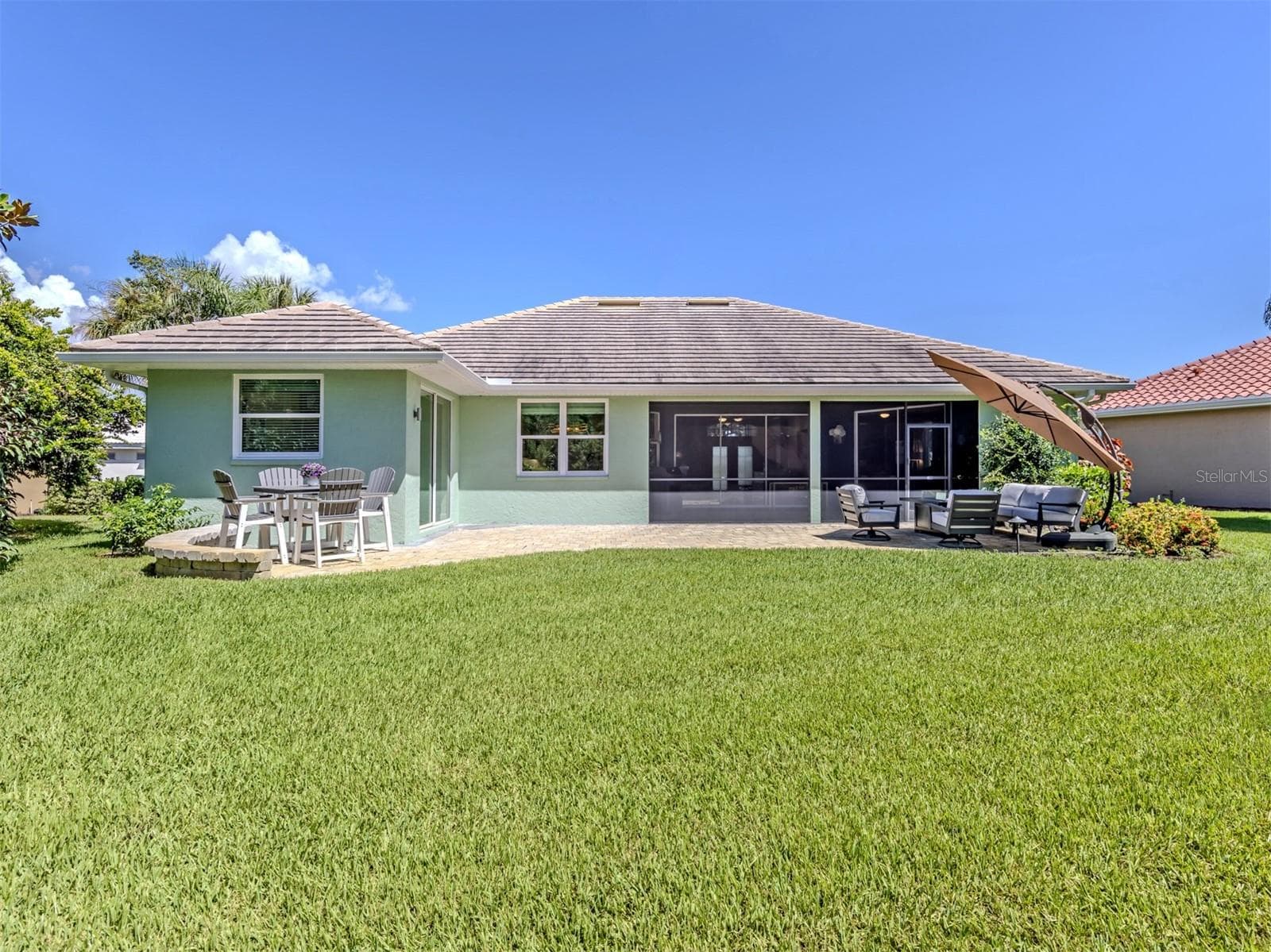 Single Family Residence at 143 WAYFOREST DR, VENICE, photo 33 of 60